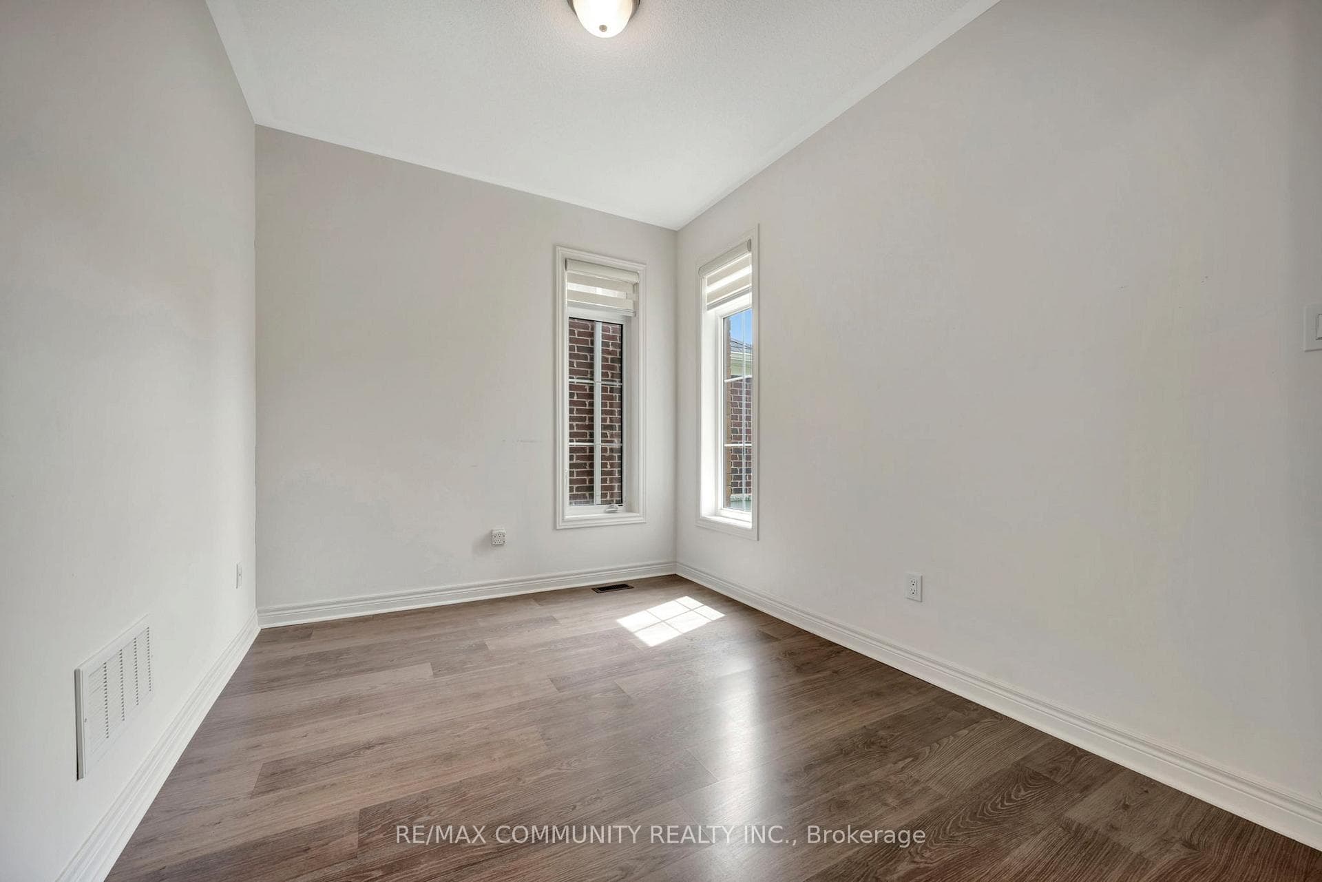 112 Barlow Place photo 6