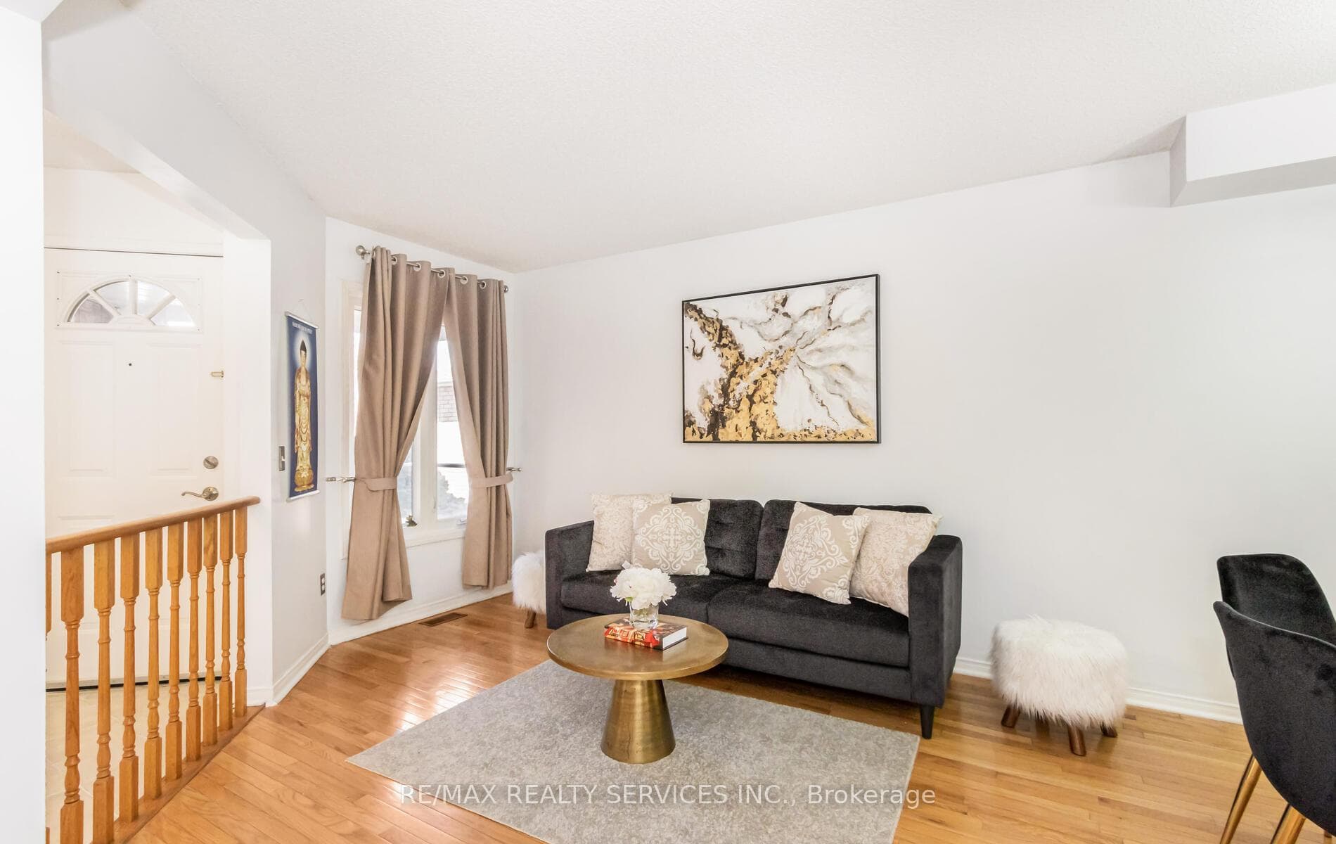 901 Applecroft Circle photo 8