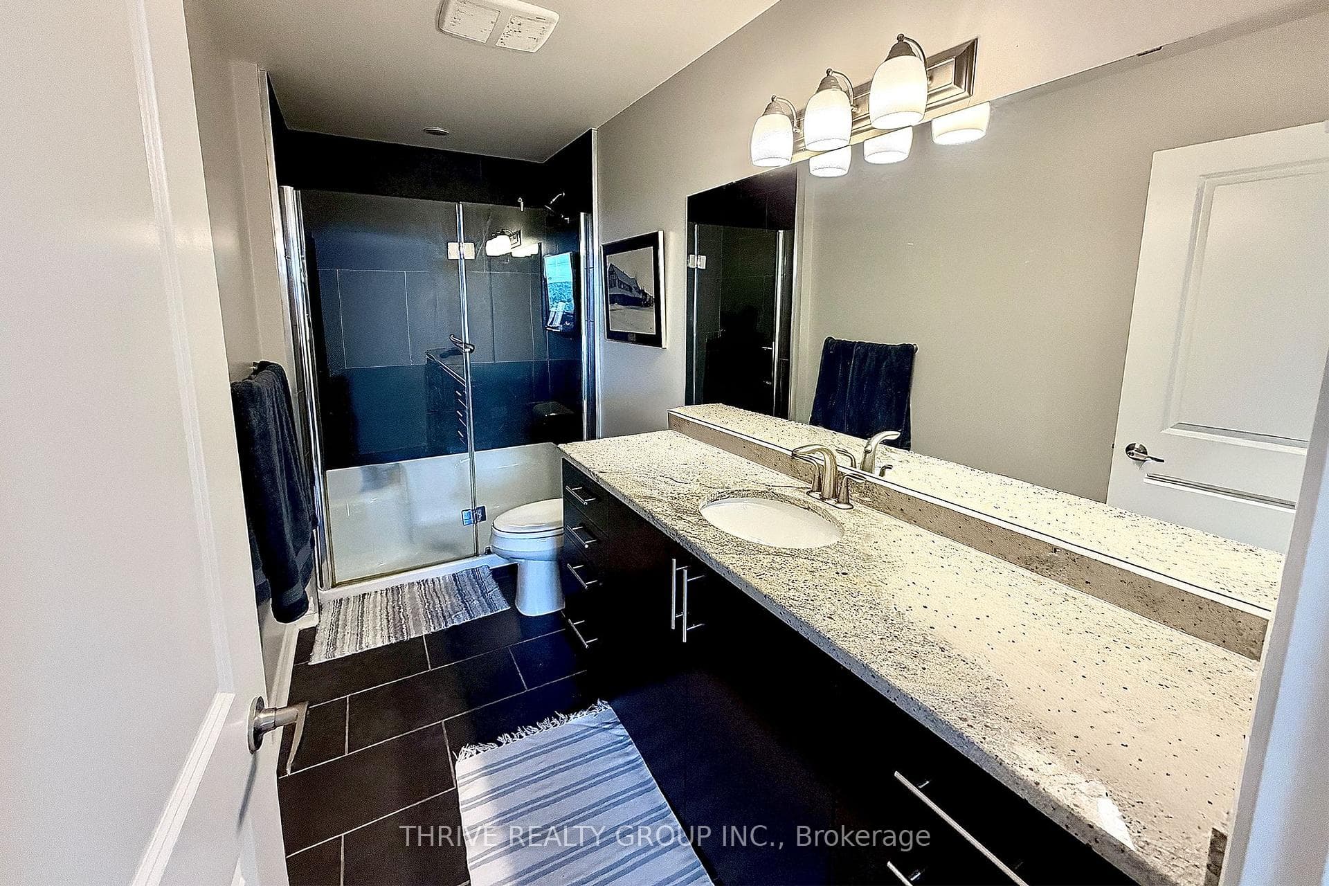 330 RIDOUT Street Unit 1607 photo 7