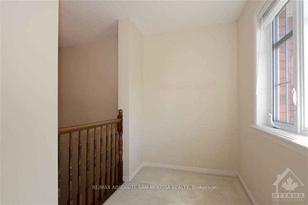 206 DEERCROFT Avenue photo 27
