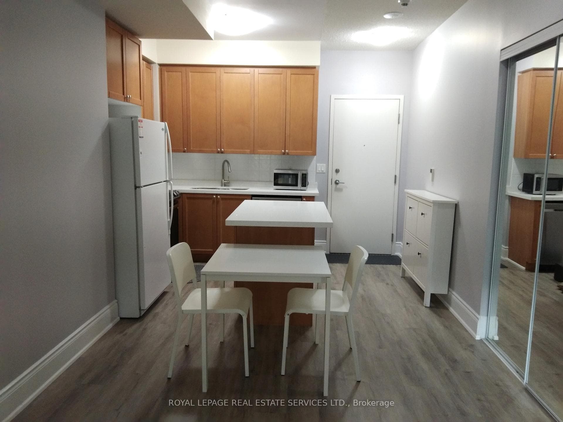 3888 Duke of York Boulevard Unit 331 photo 7