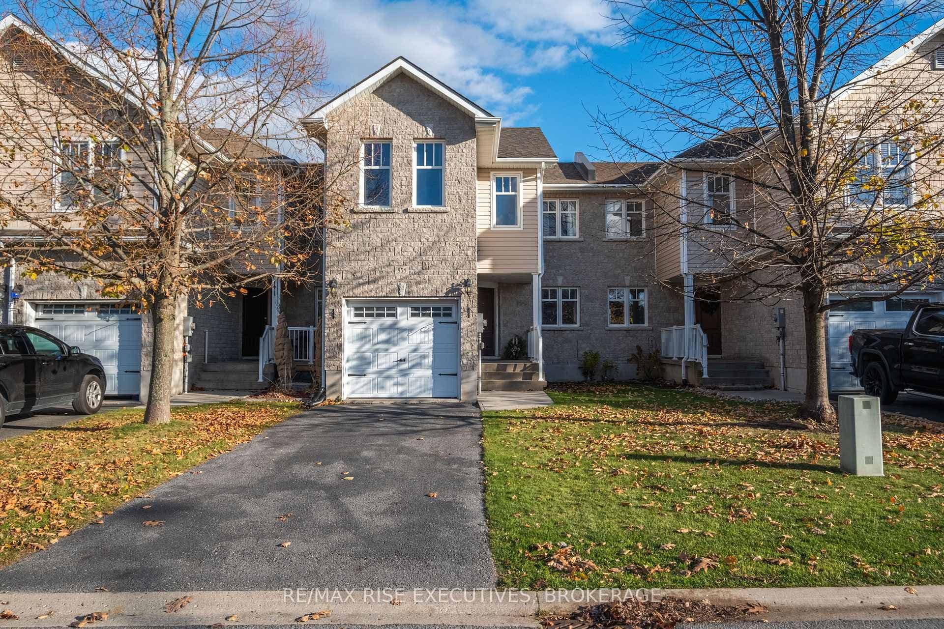958 Swanfield Street photo 1