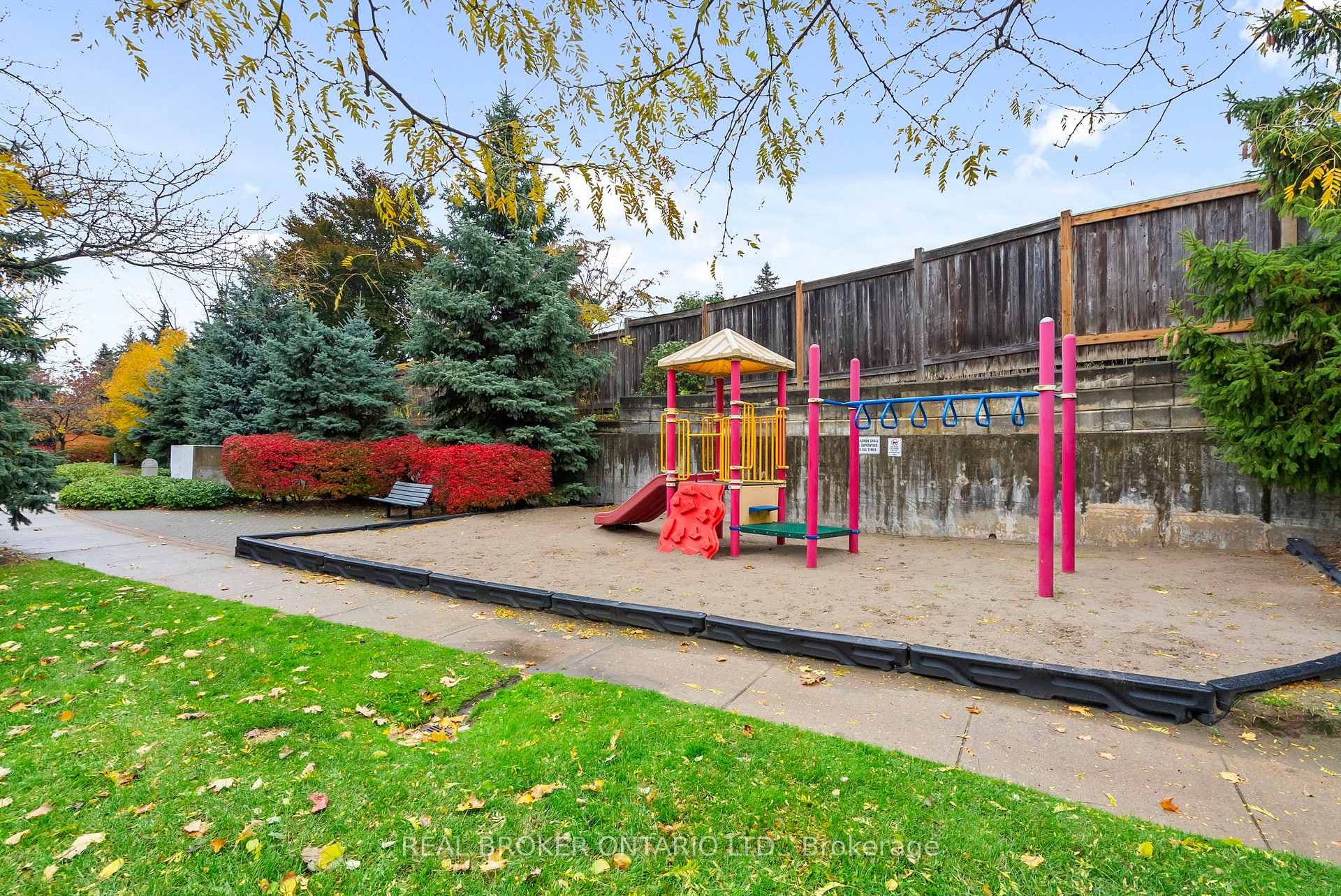 1720 Eglinton Avenue Unit 601 photo 27
