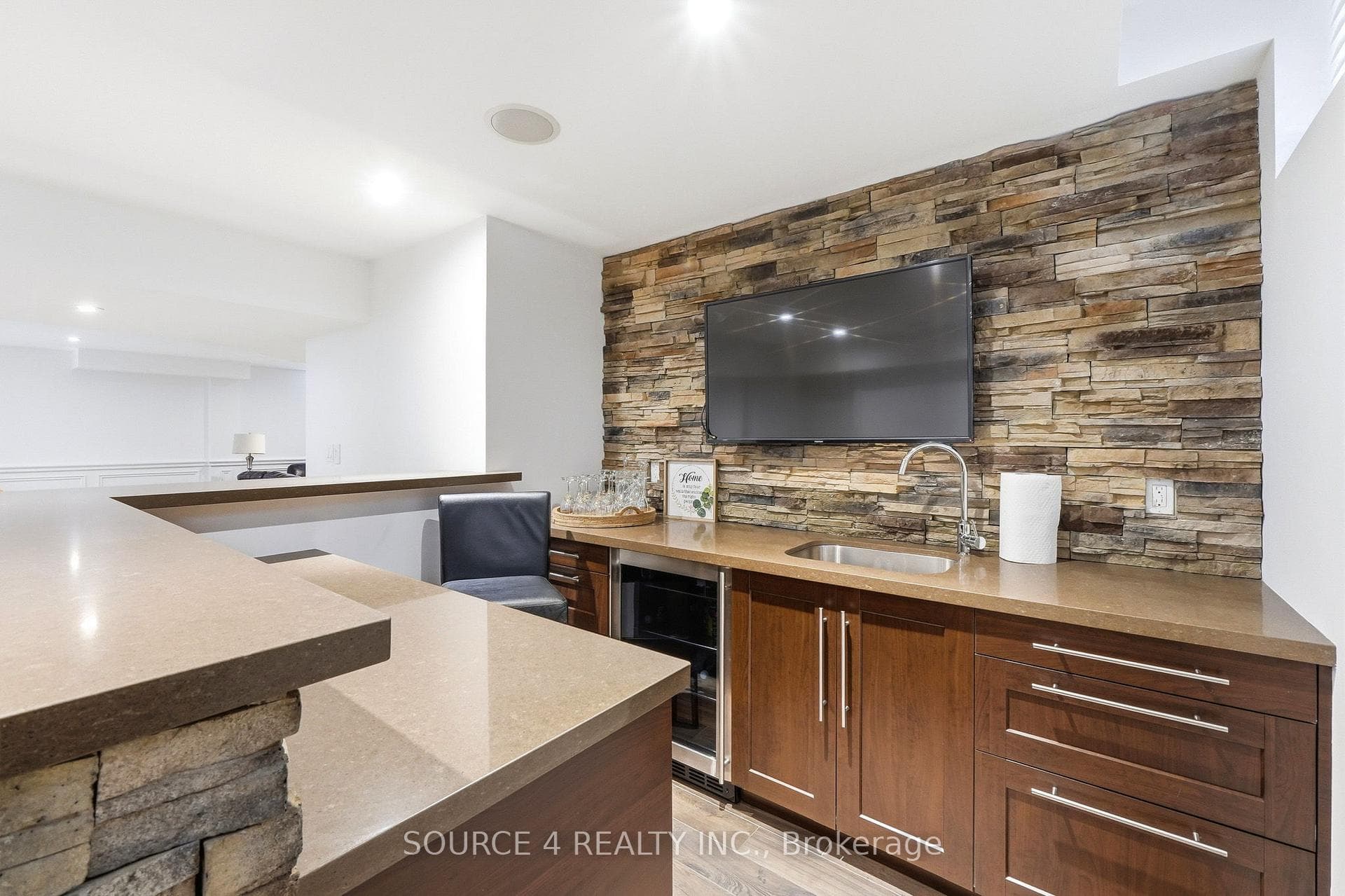 39 Amesbury Drive photo 40