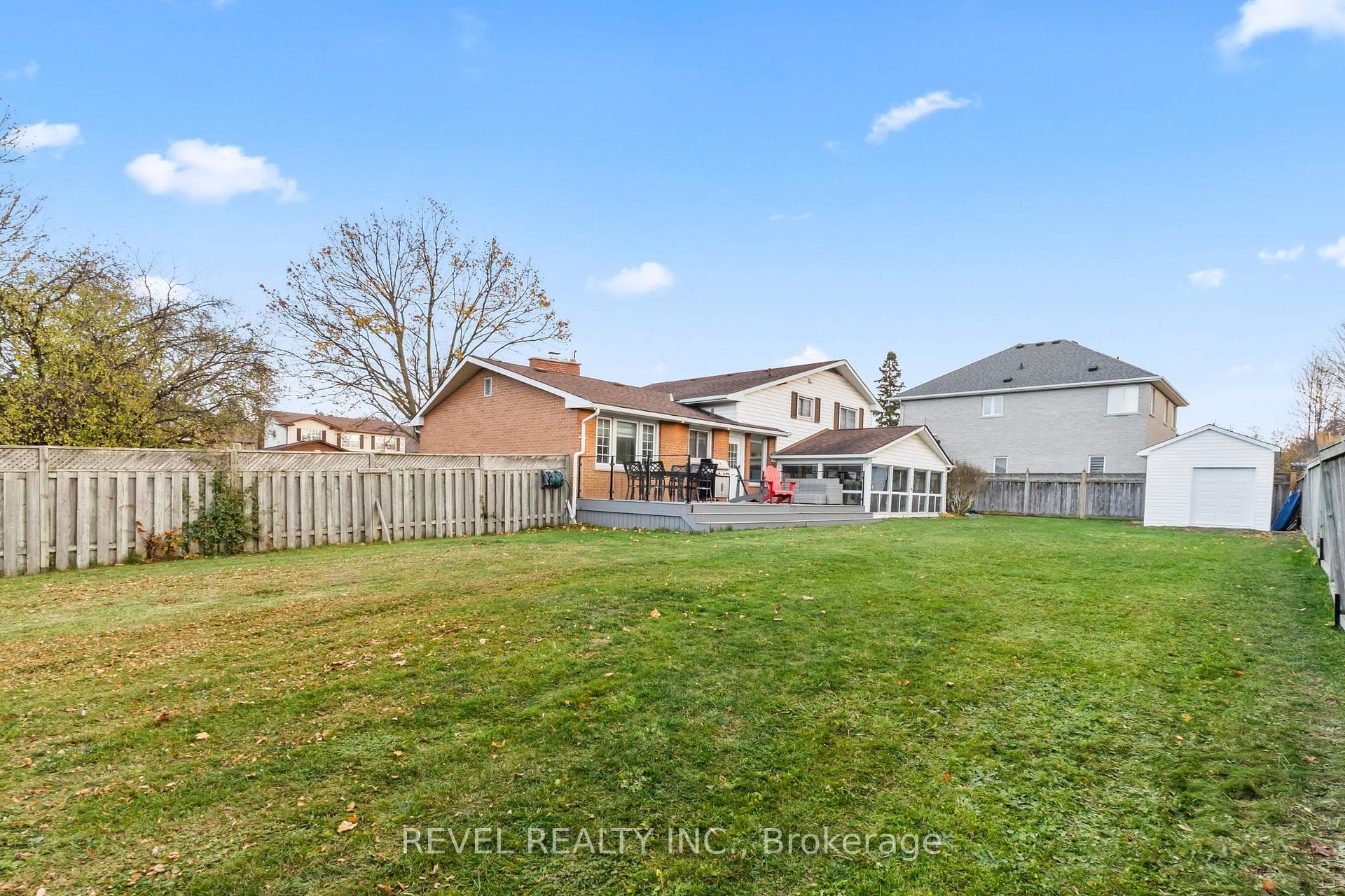 68 Applewood Crescent photo 39