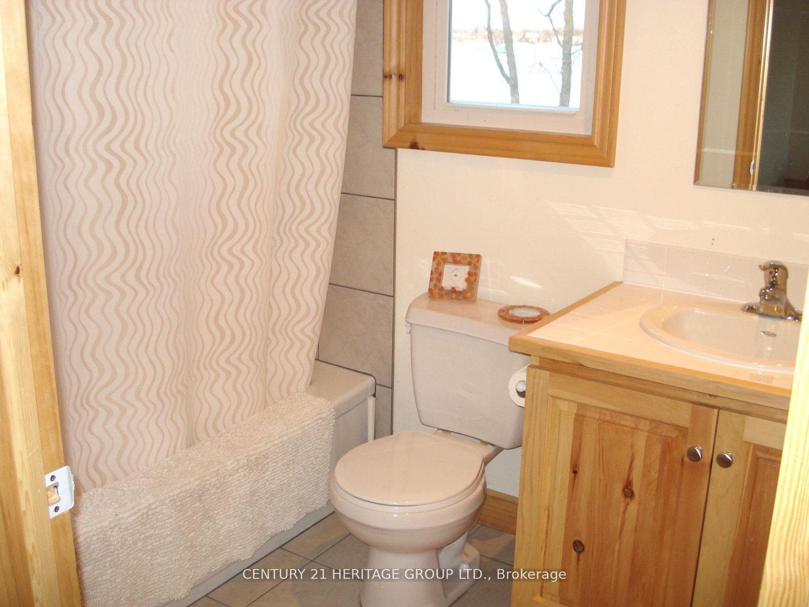 274 Douglas Road photo 16