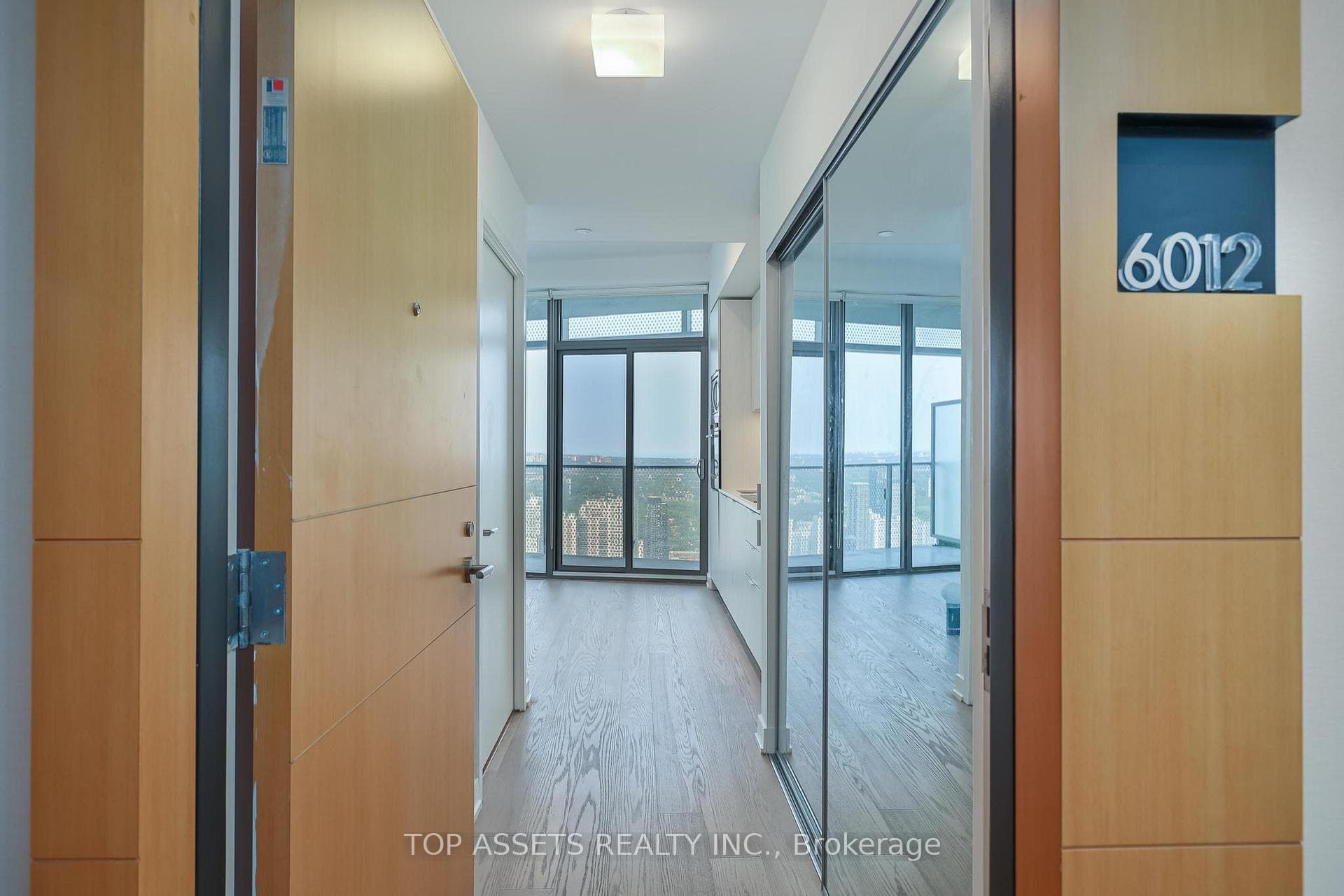 11 Wellesley Street Unit 6012 photo 7