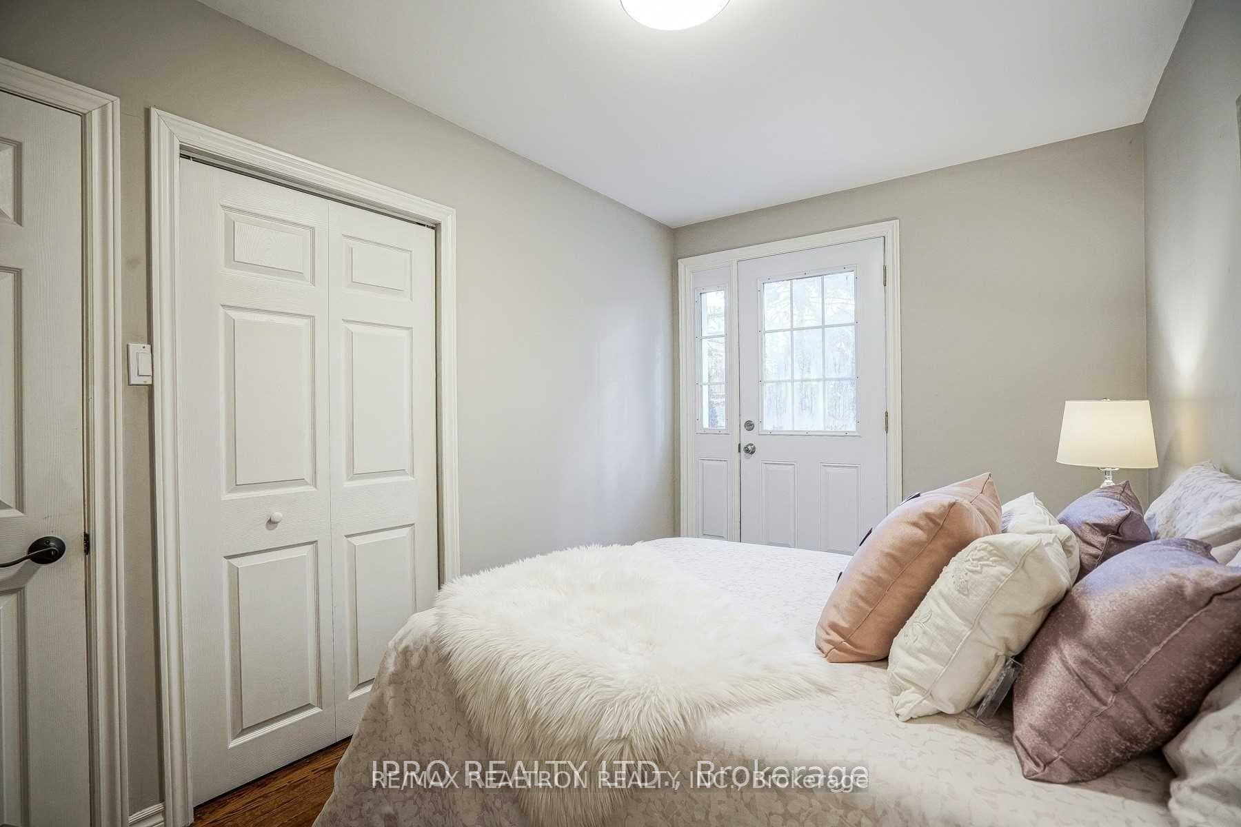 16 Cresthaven Drive photo 27