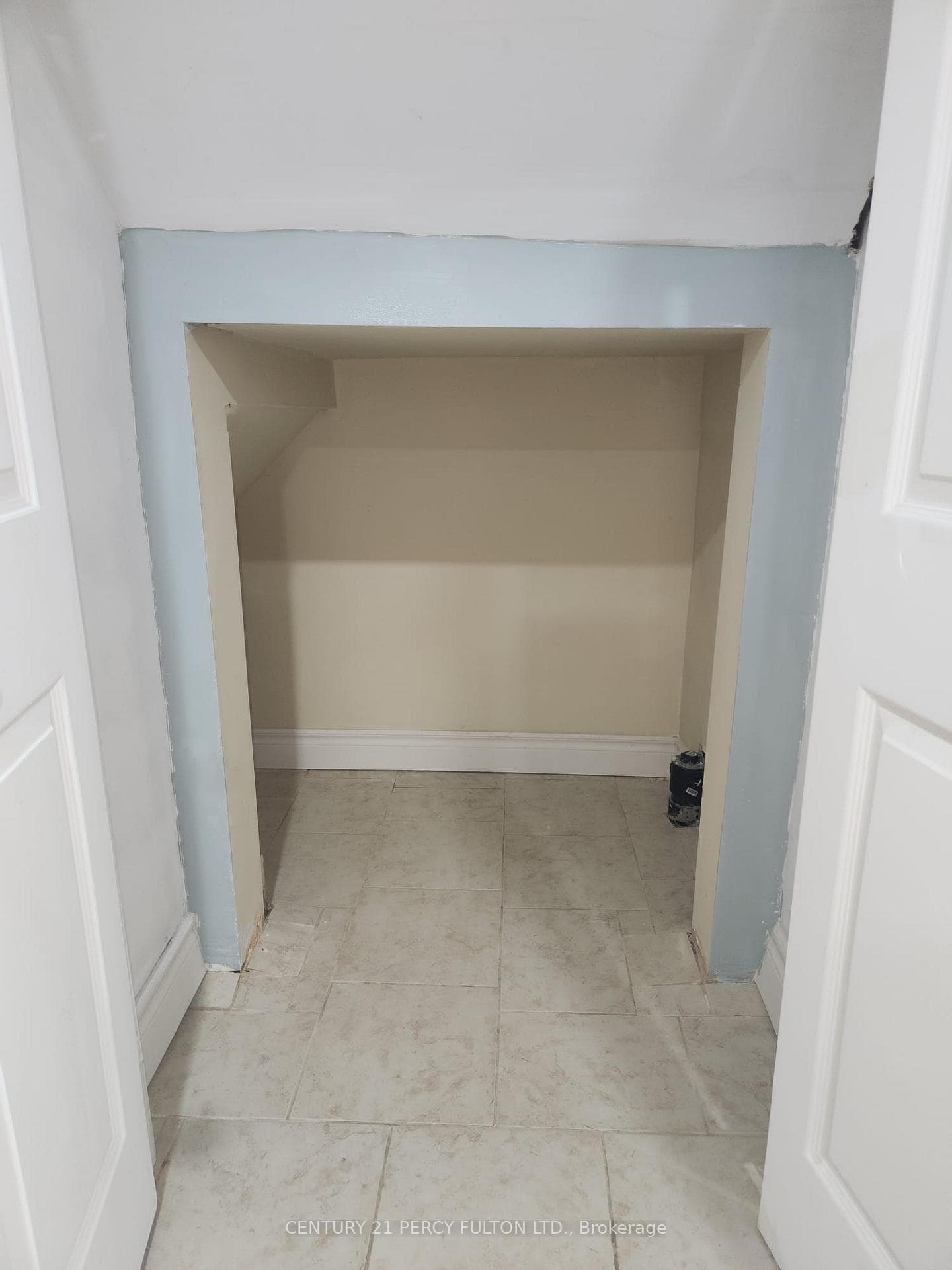 storage closet unit 2
