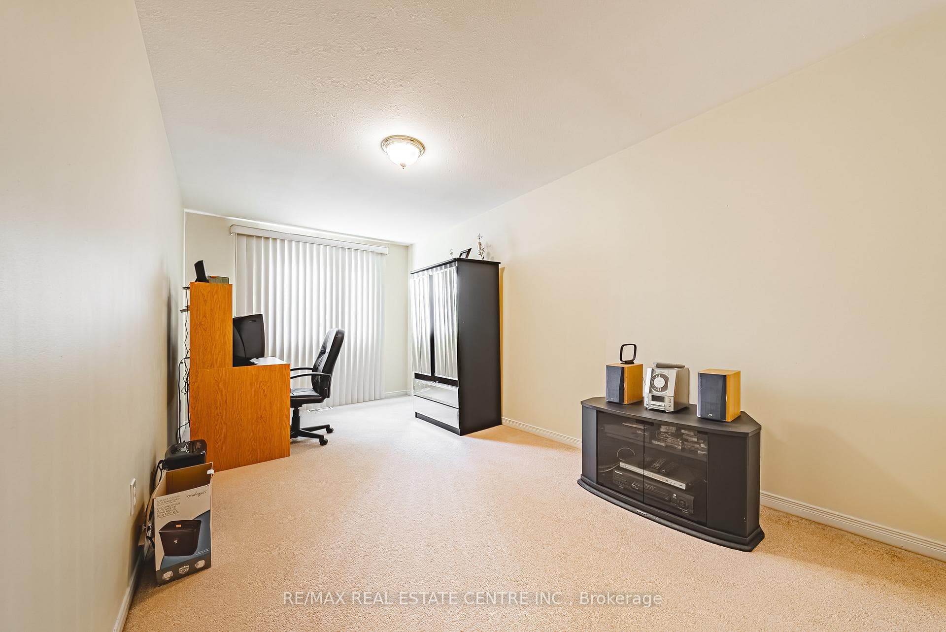 65 Foxglove Crescent photo 19
