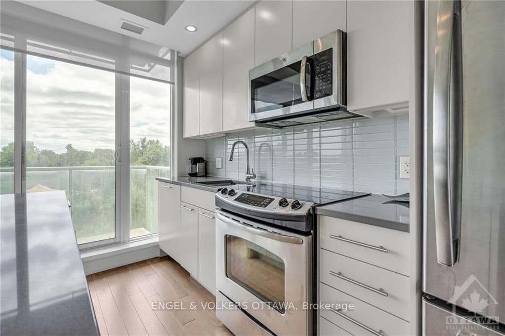 88 RICHMOND Road Unit 503 photo 8