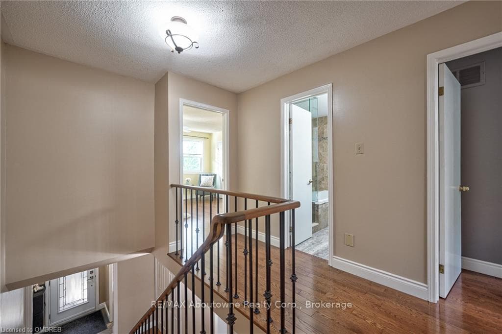 1405 CEDARGLEN Court photo 25