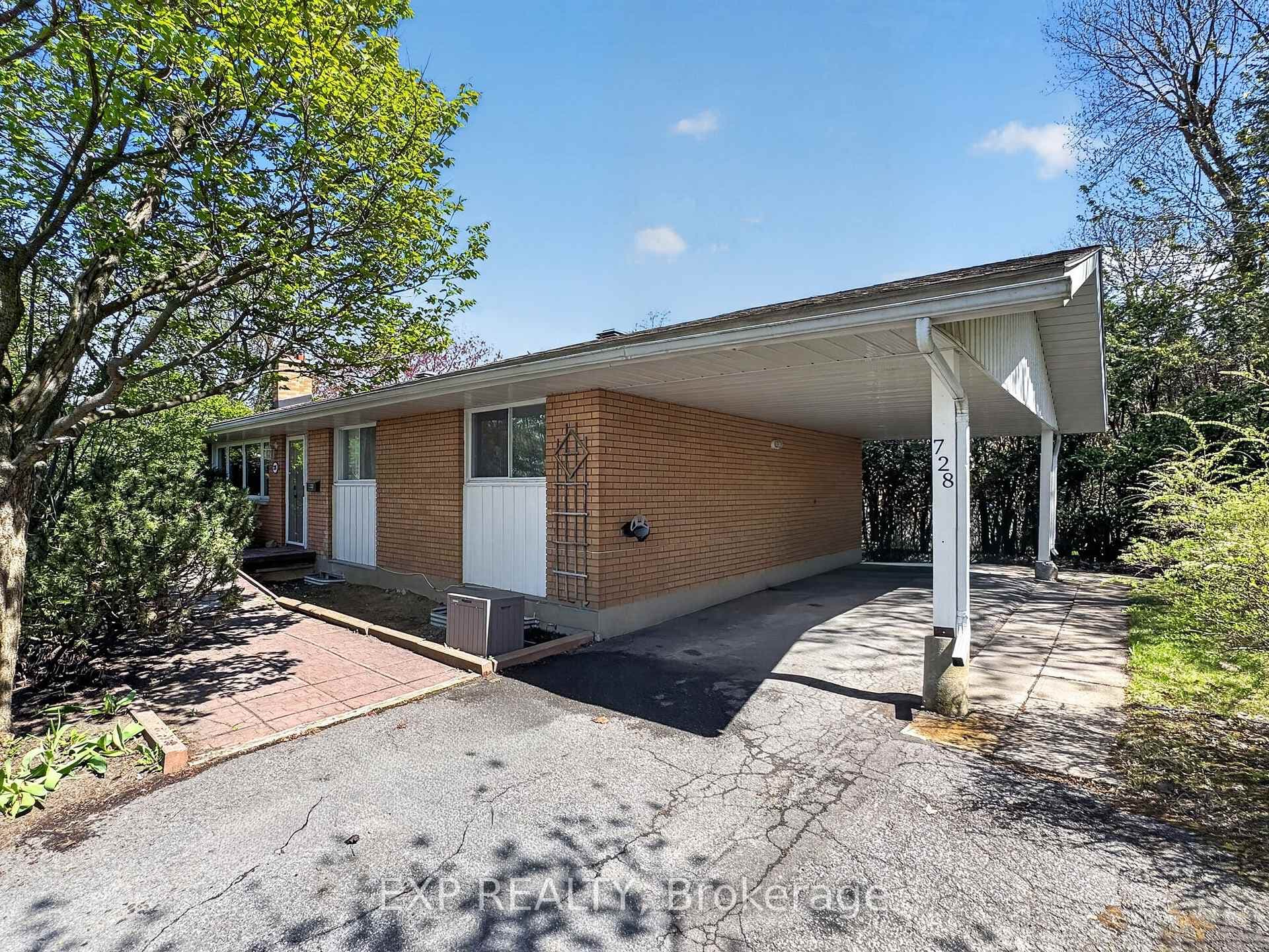 728 Fielding Drive photo 1