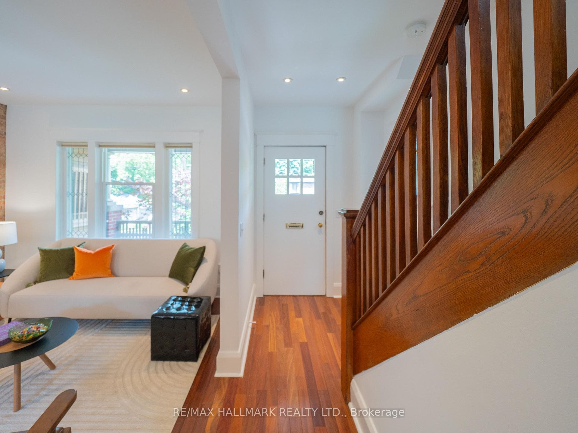 51 Bain Avenue photo 3