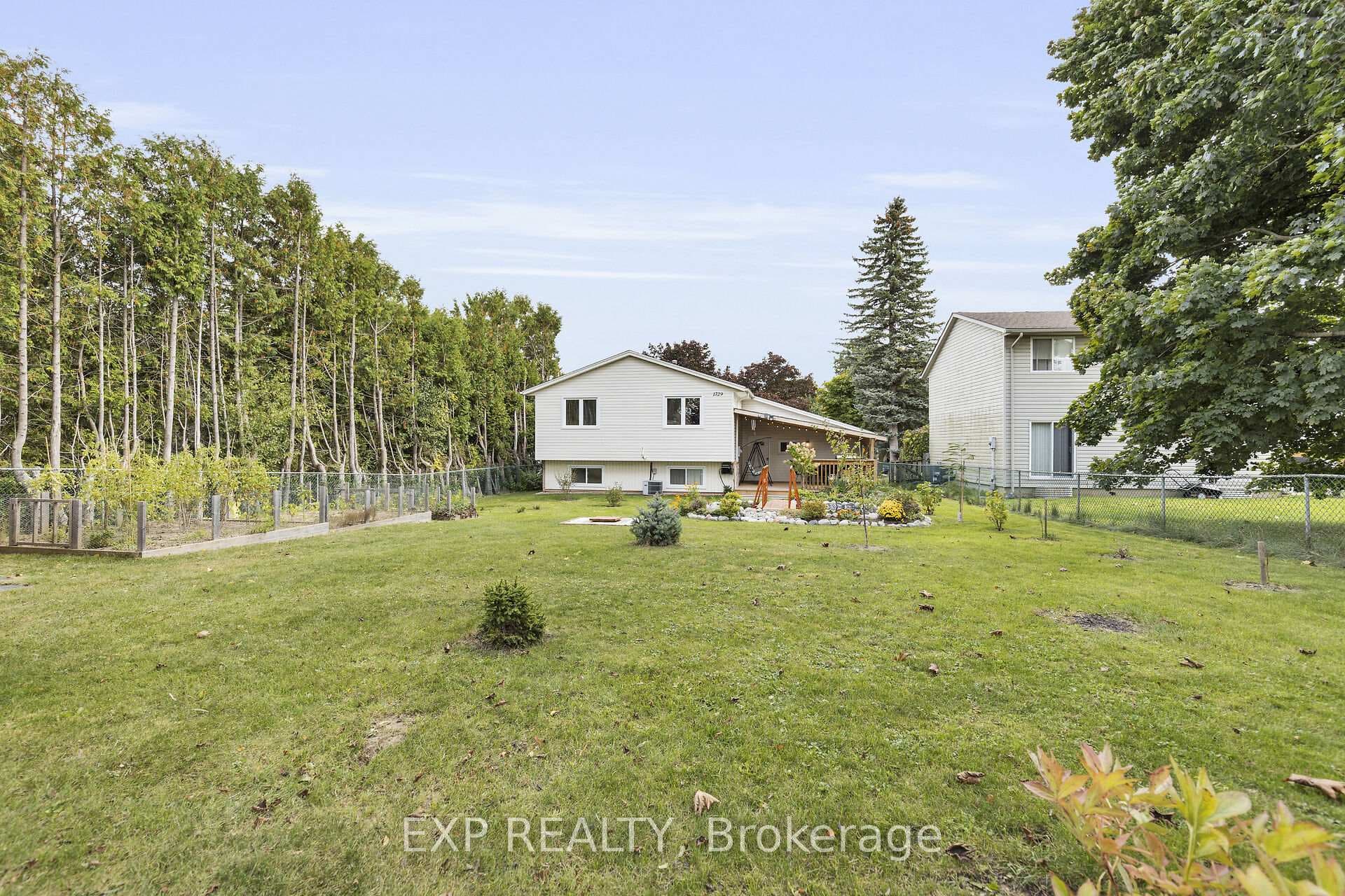 1729 ALDERSBROOK Road photo 8
