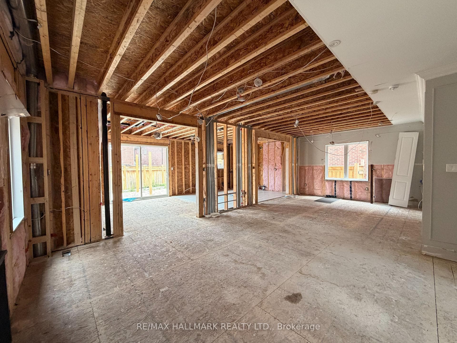 86 Holt Drive photo 3