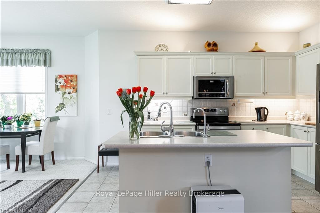 7 STORNOWAY Crescent Unit 7 photo 15