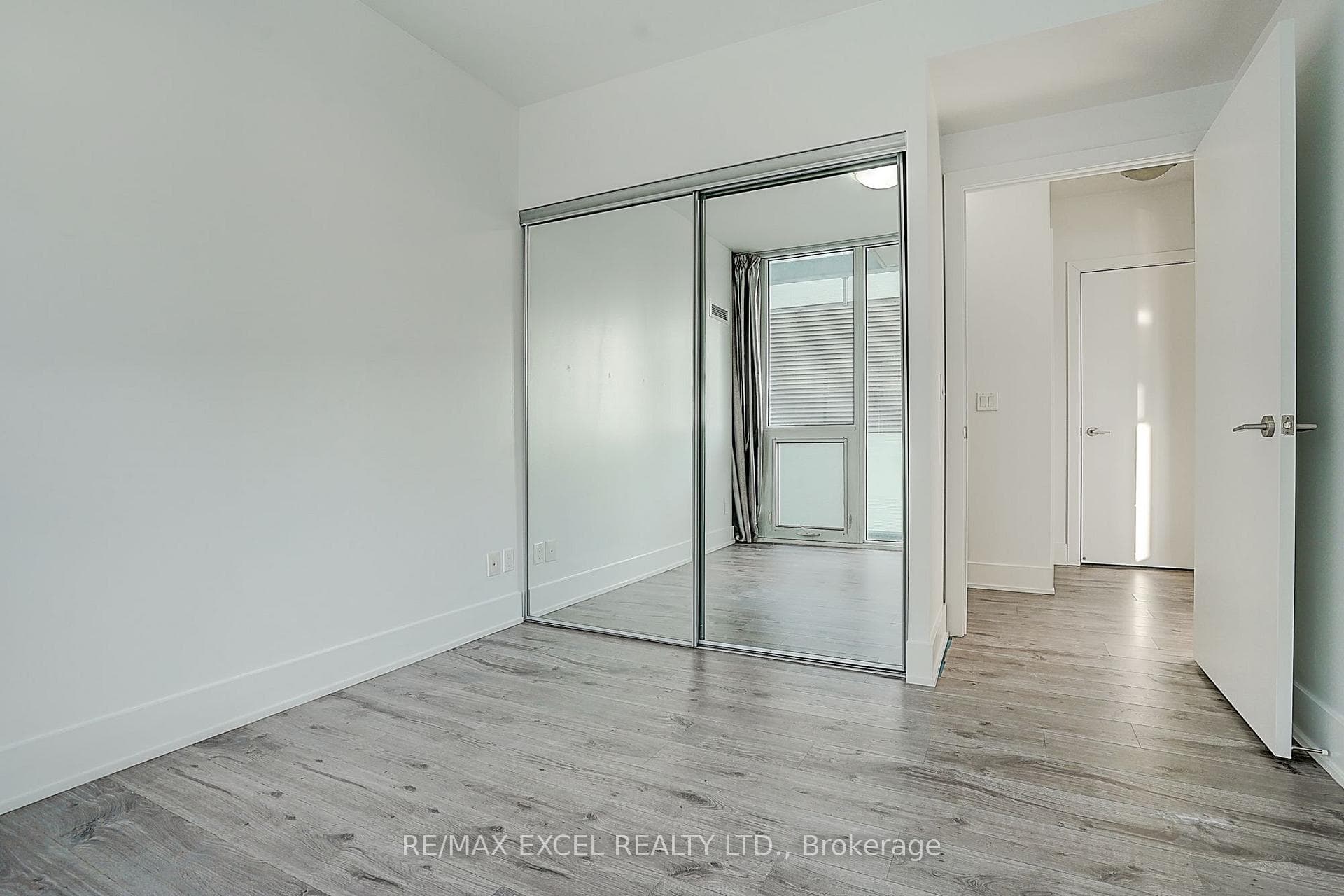 200 Bloor Street Unit 2201 photo 21