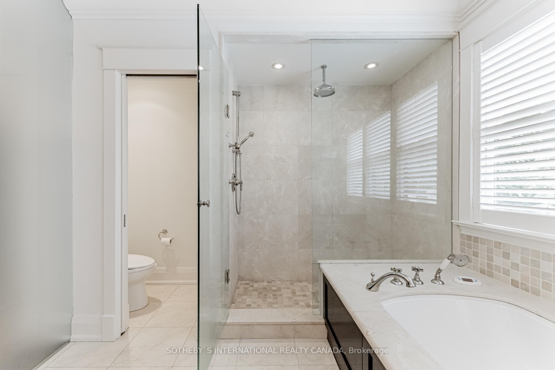 Large Glass Enclosed Shower & Water Closet