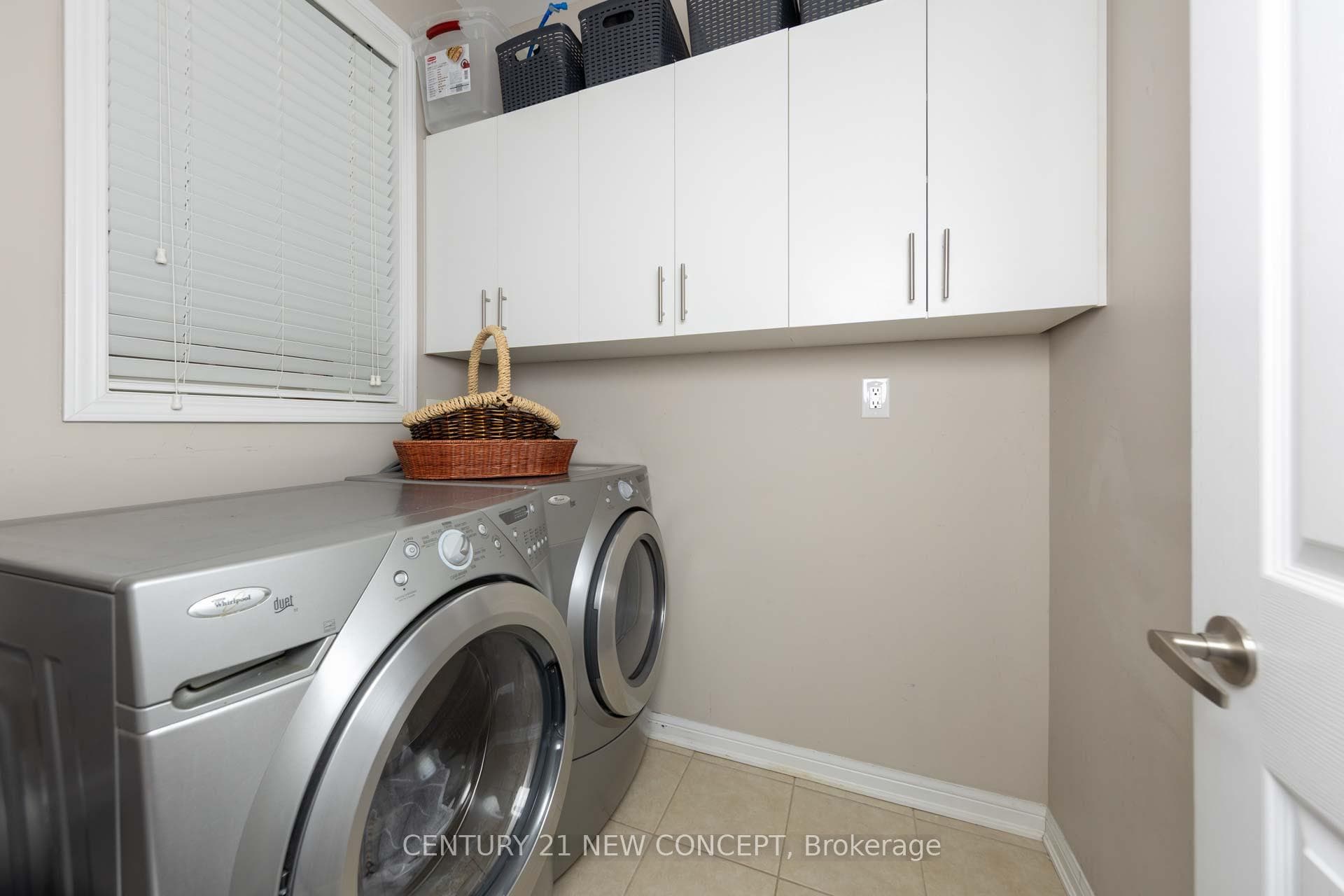 286 Schreyer Crescent photo 31