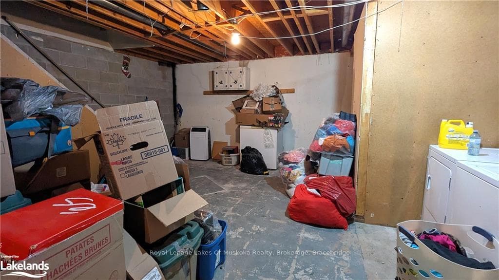 331 WELLINGTON Street photo 13
