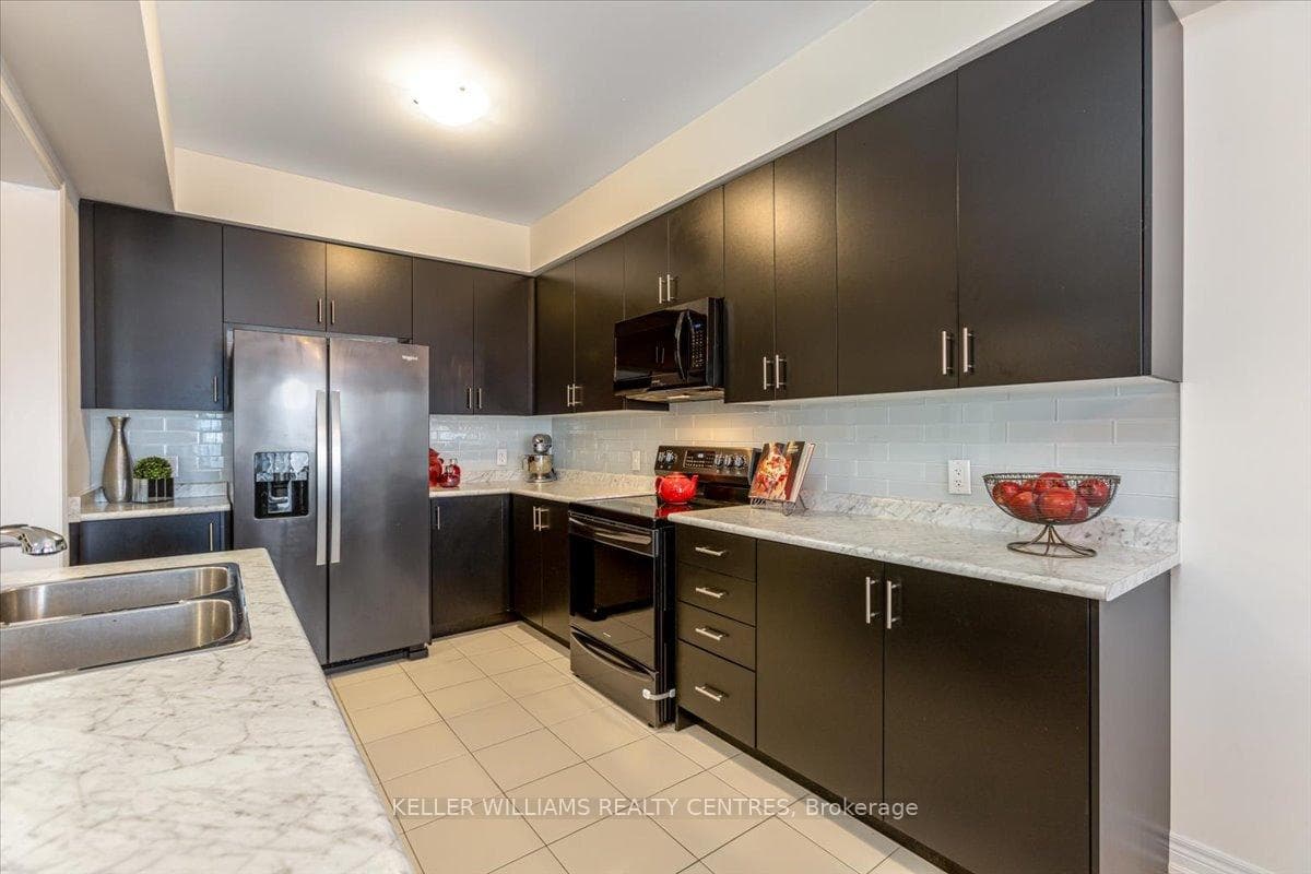 78 Blackwell Crescent photo 6