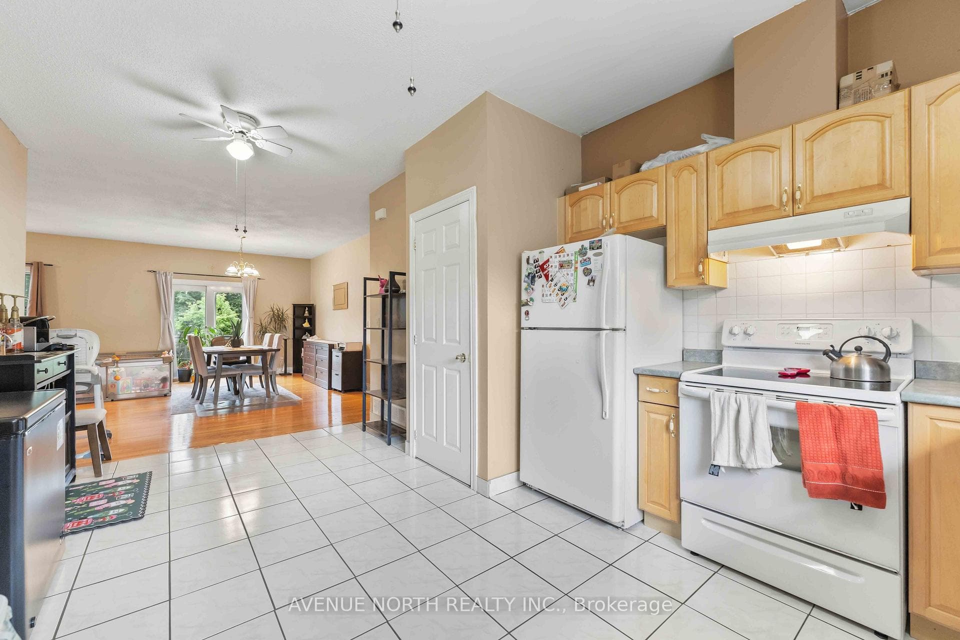 6803 Barsona Place photo 17