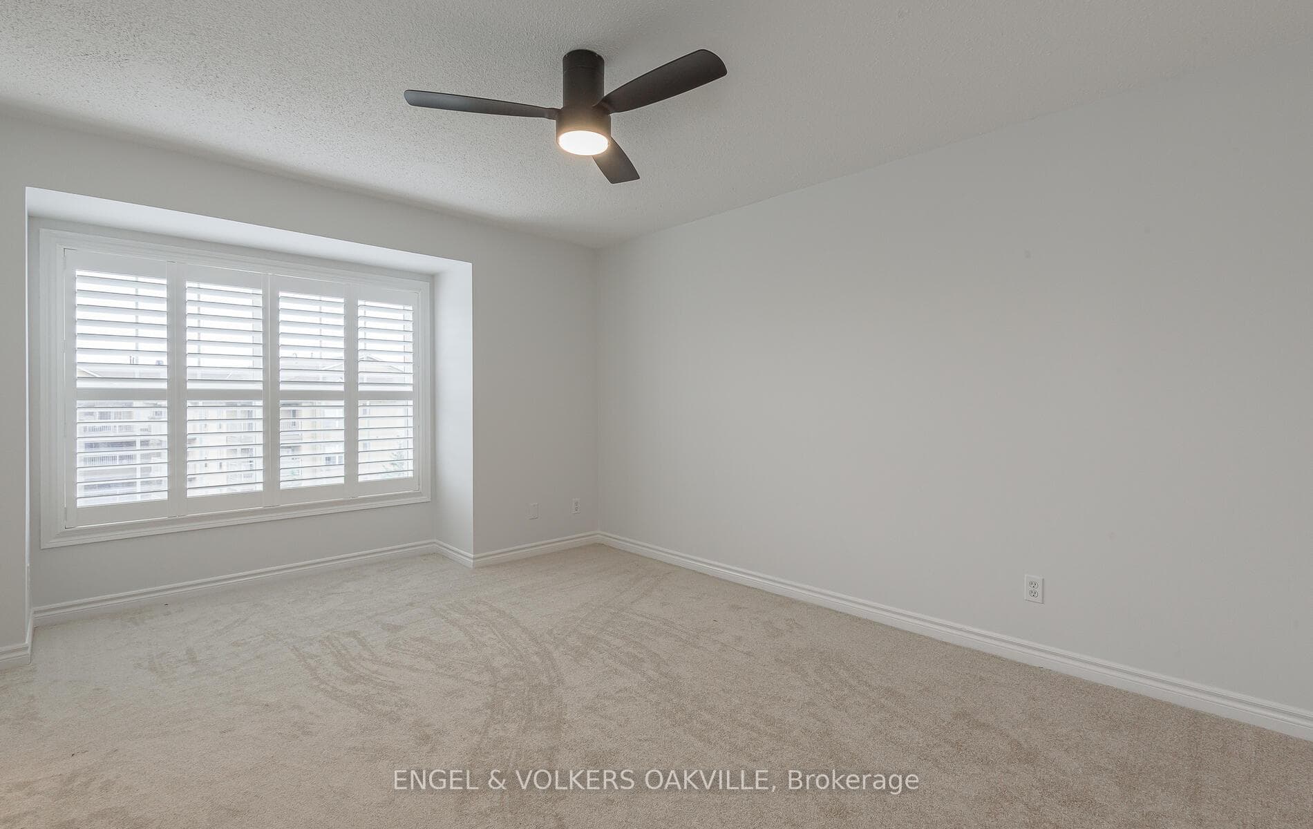 1460 Bishops Gate Unit 401 photo 19