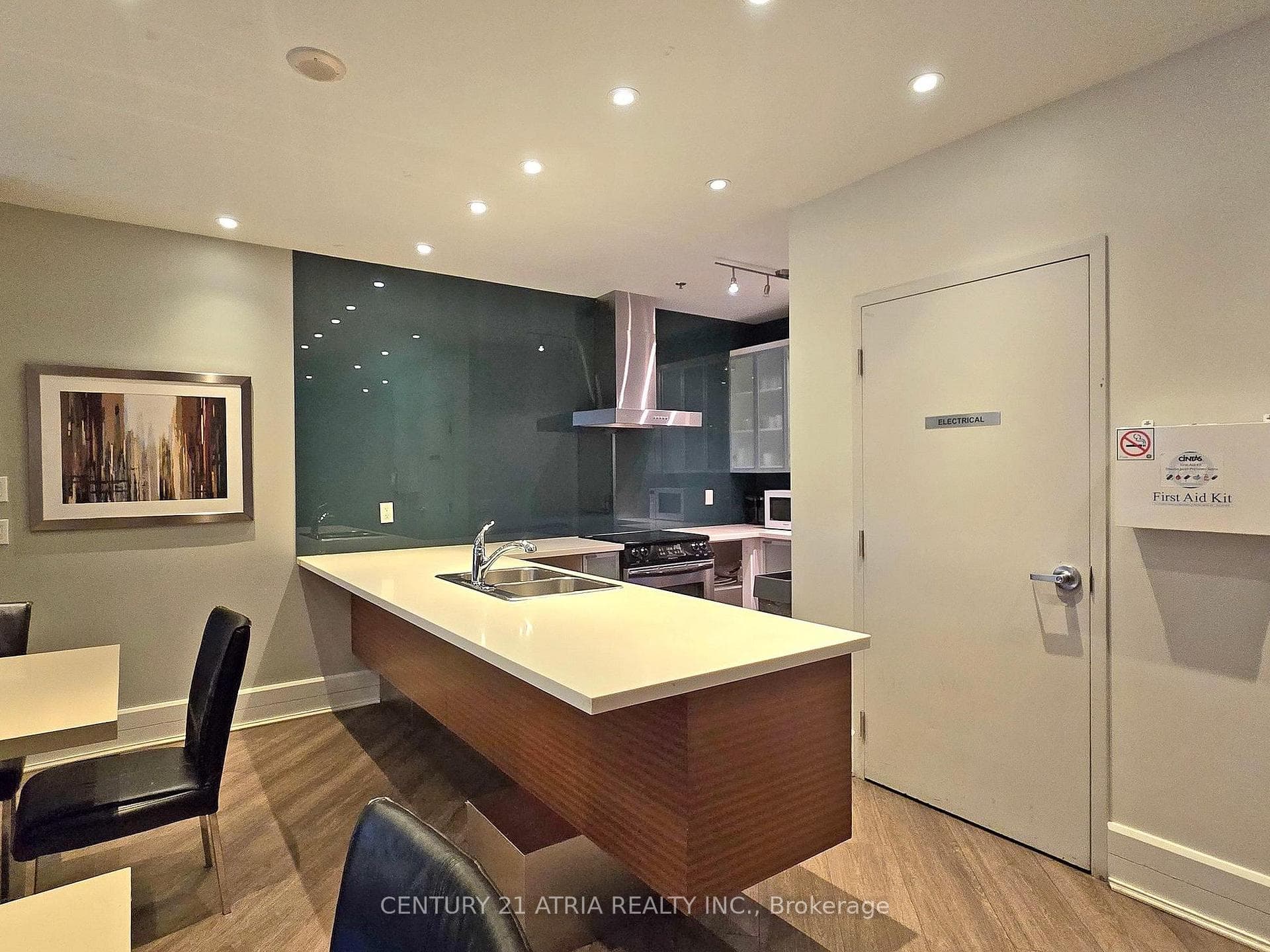 111 Elizabeth Street Unit 1809 photo 21
