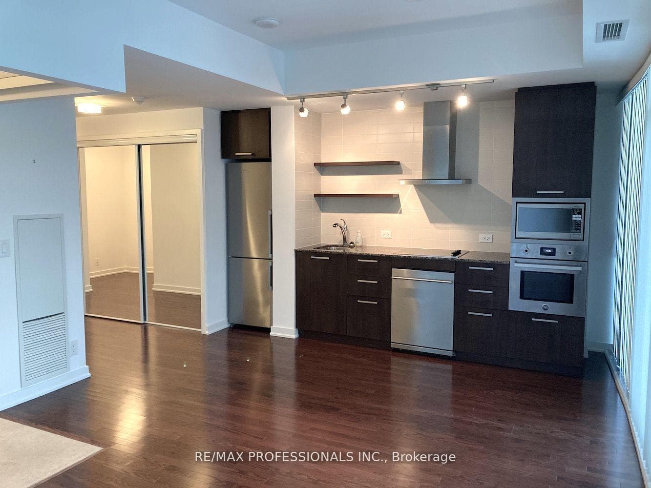 14 York Street Unit 412 photo 9