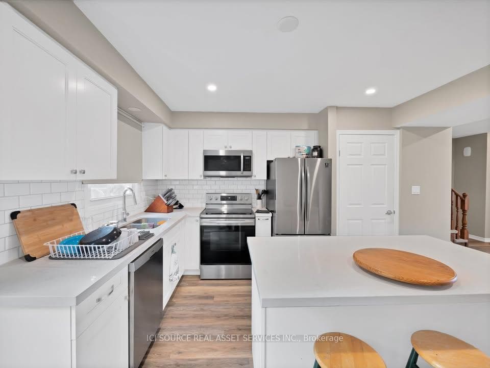 10 Gibsons Place photo 8