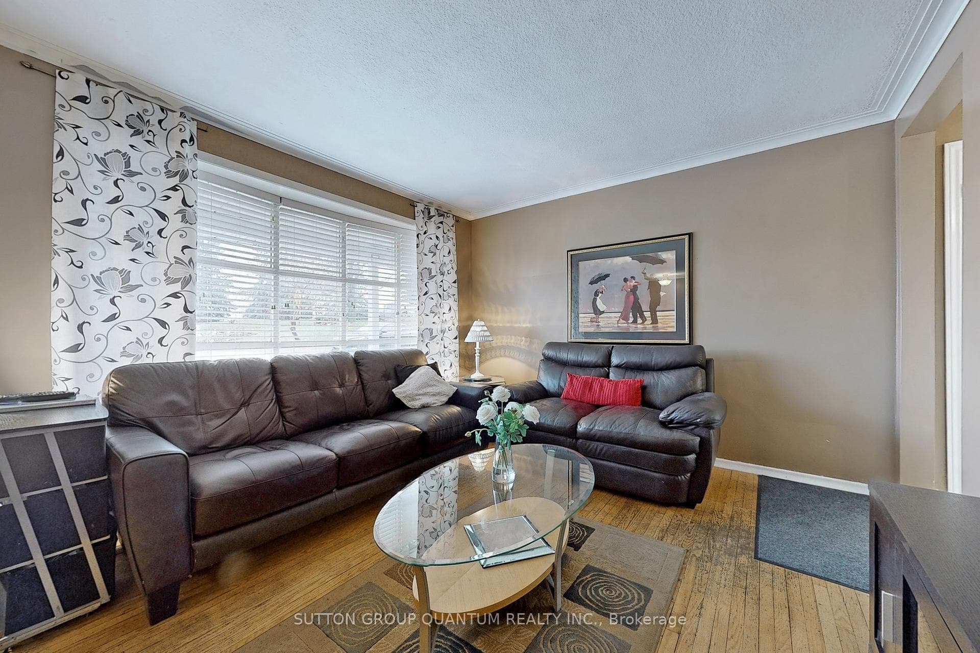 400 Maple Avenue photo 7