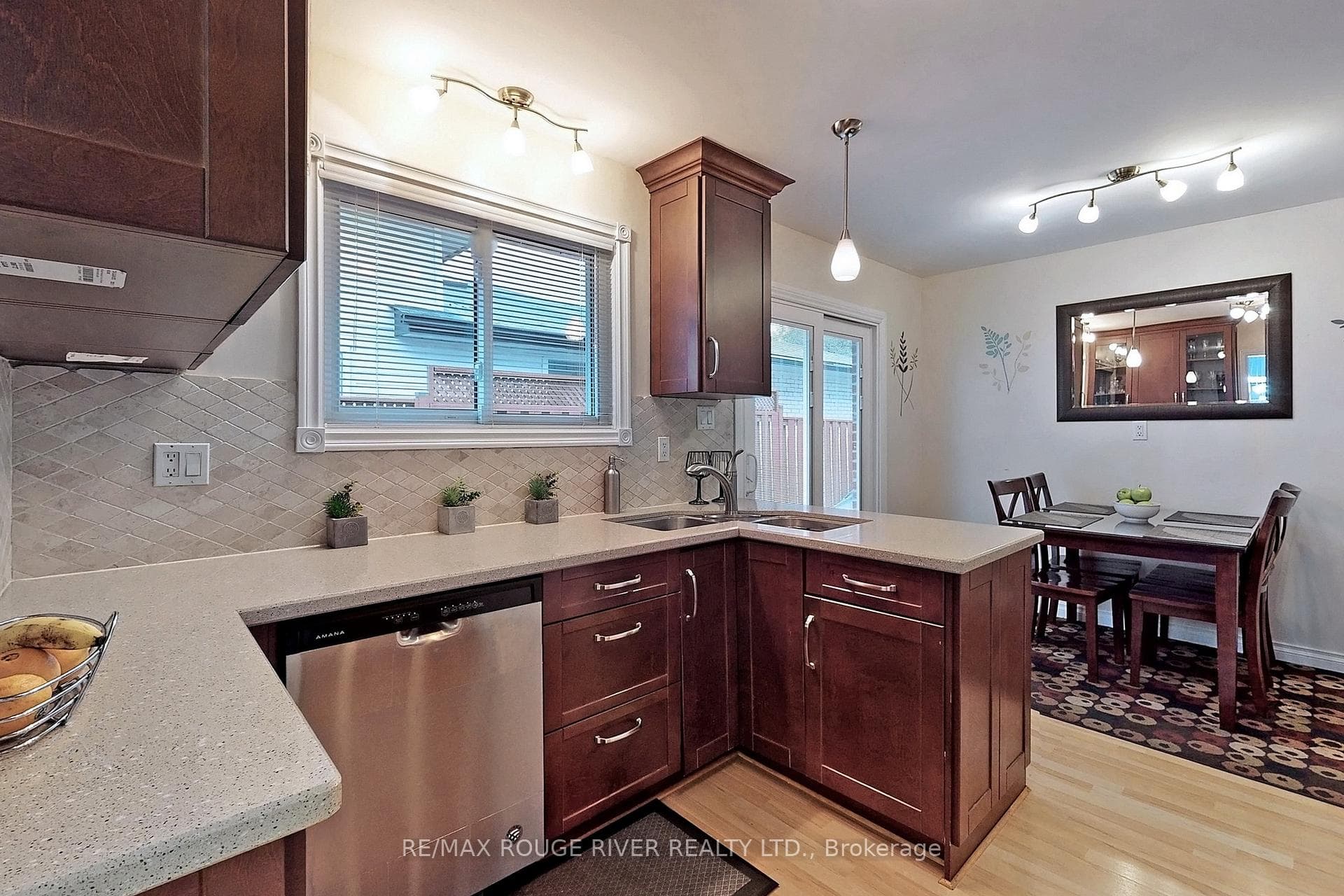 78 Clappison Boulevard photo 13
