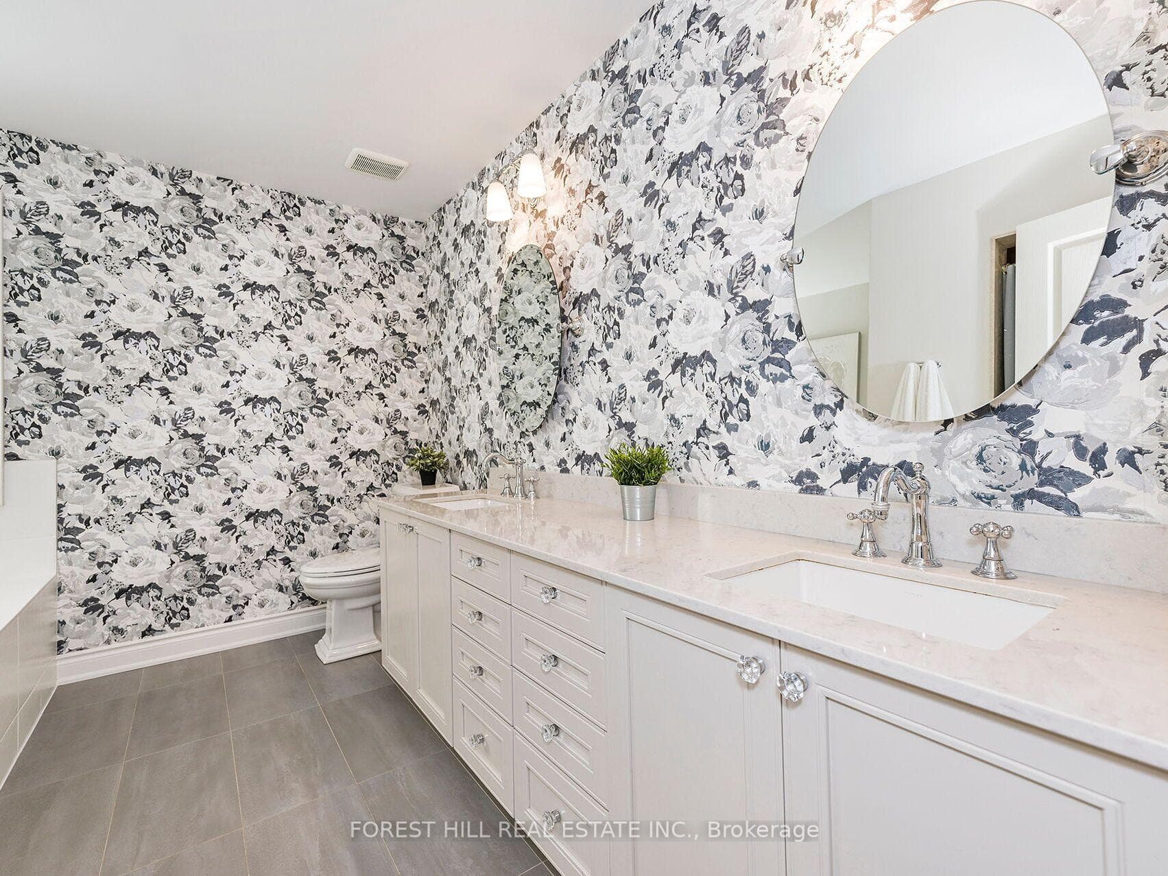 1242 Winter Crescent photo 21