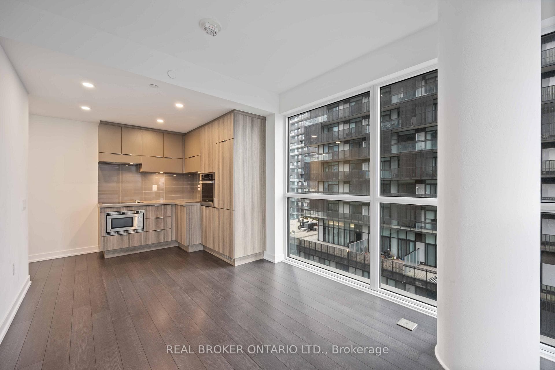 39 Roehampton Avenue Unit 1408 photo 21