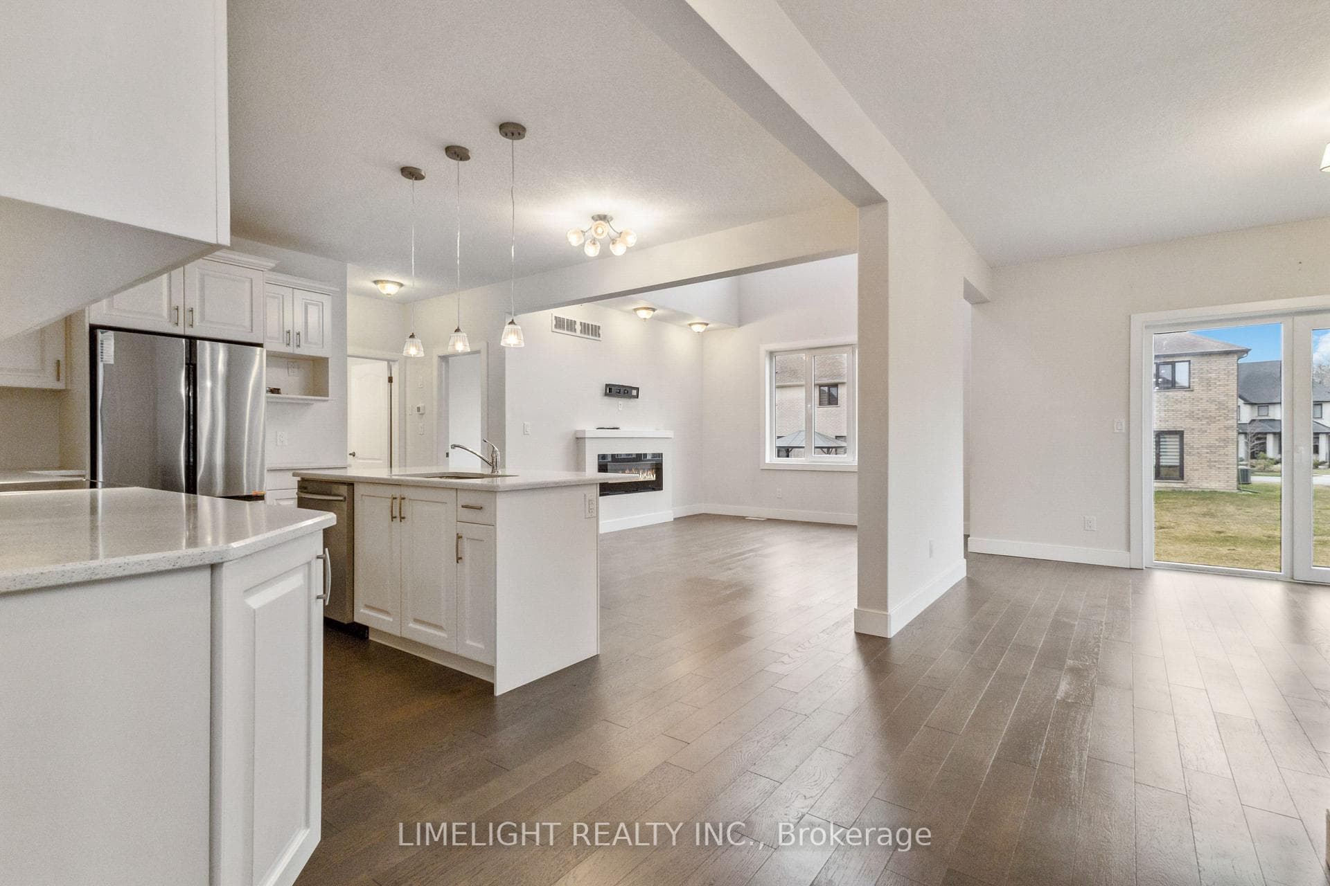 872 Zaifman Circle photo 5