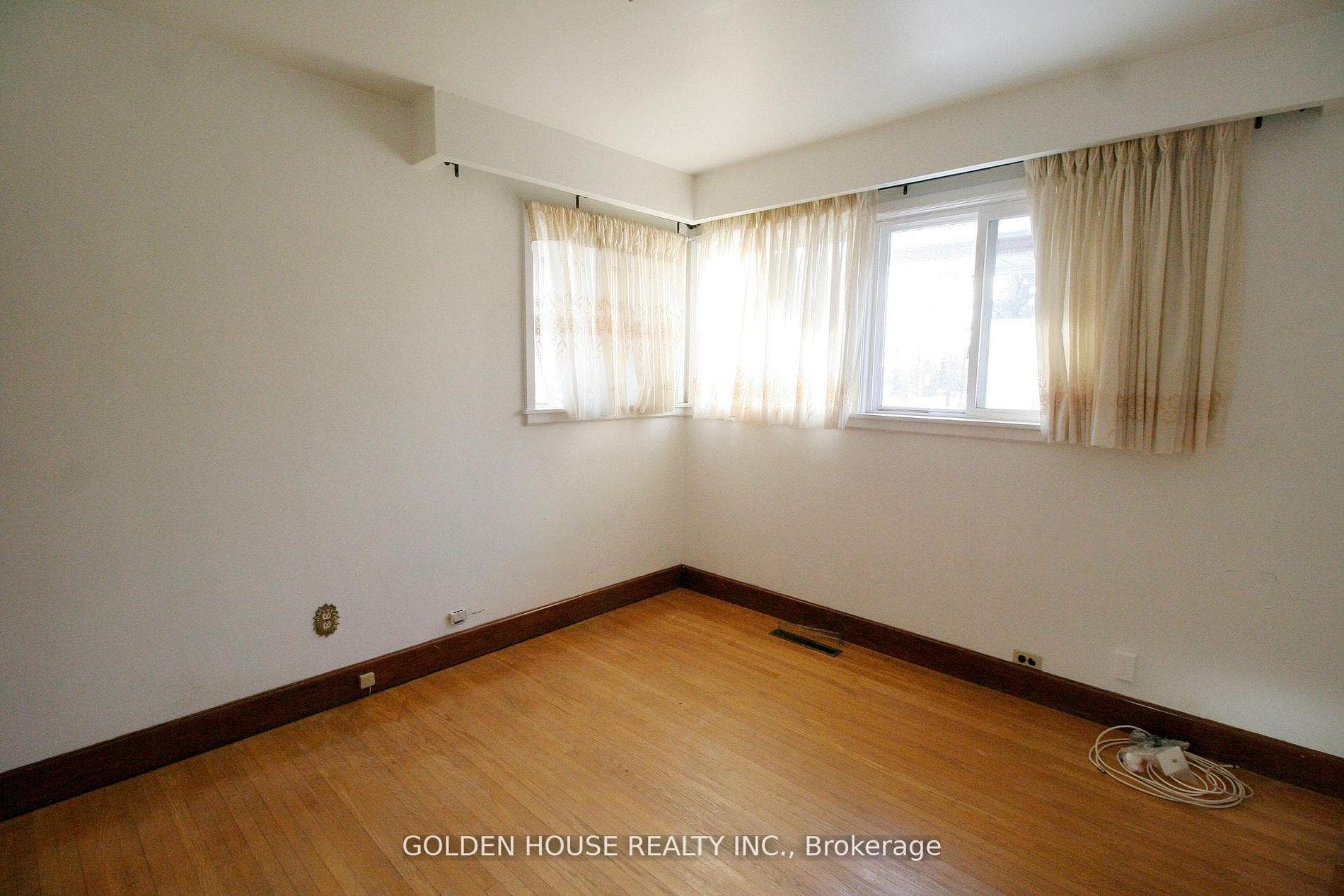 260 Moore Park Avenue photo 11