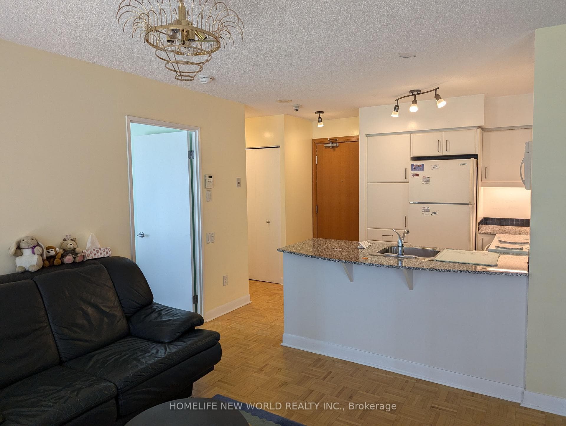 33 Sheppard Avenue Unit 405 photo 3