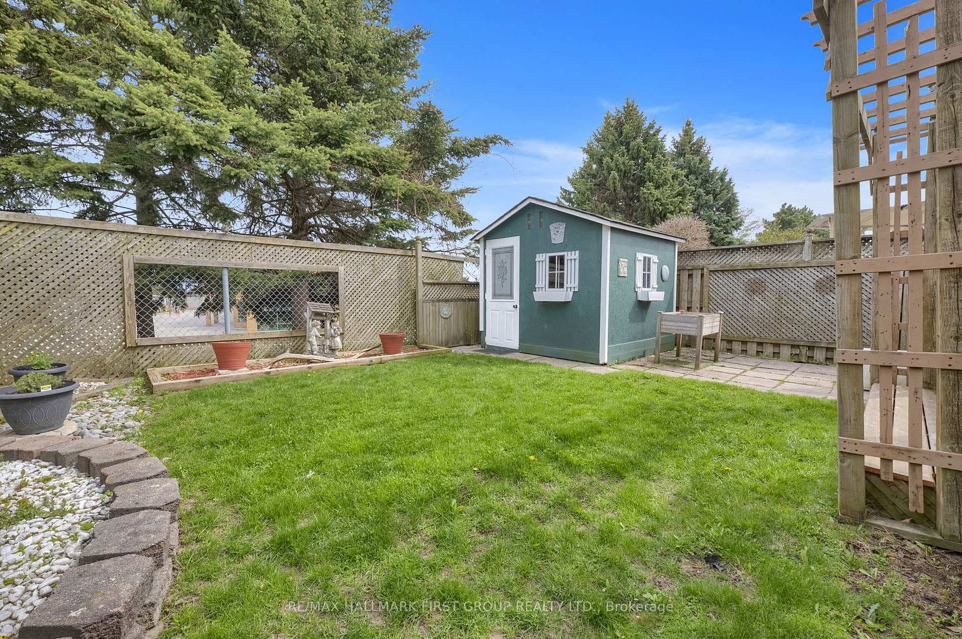 21 Abernethy Crescent photo 29