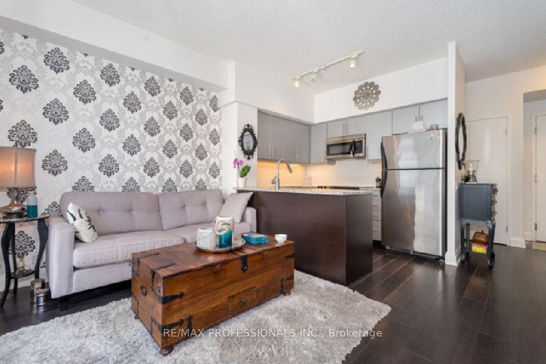 83 Redpath Avenue Unit 411 photo 2