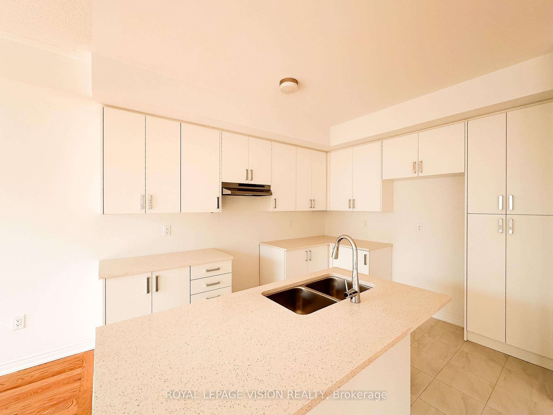 21 Sorbara Way photo 6