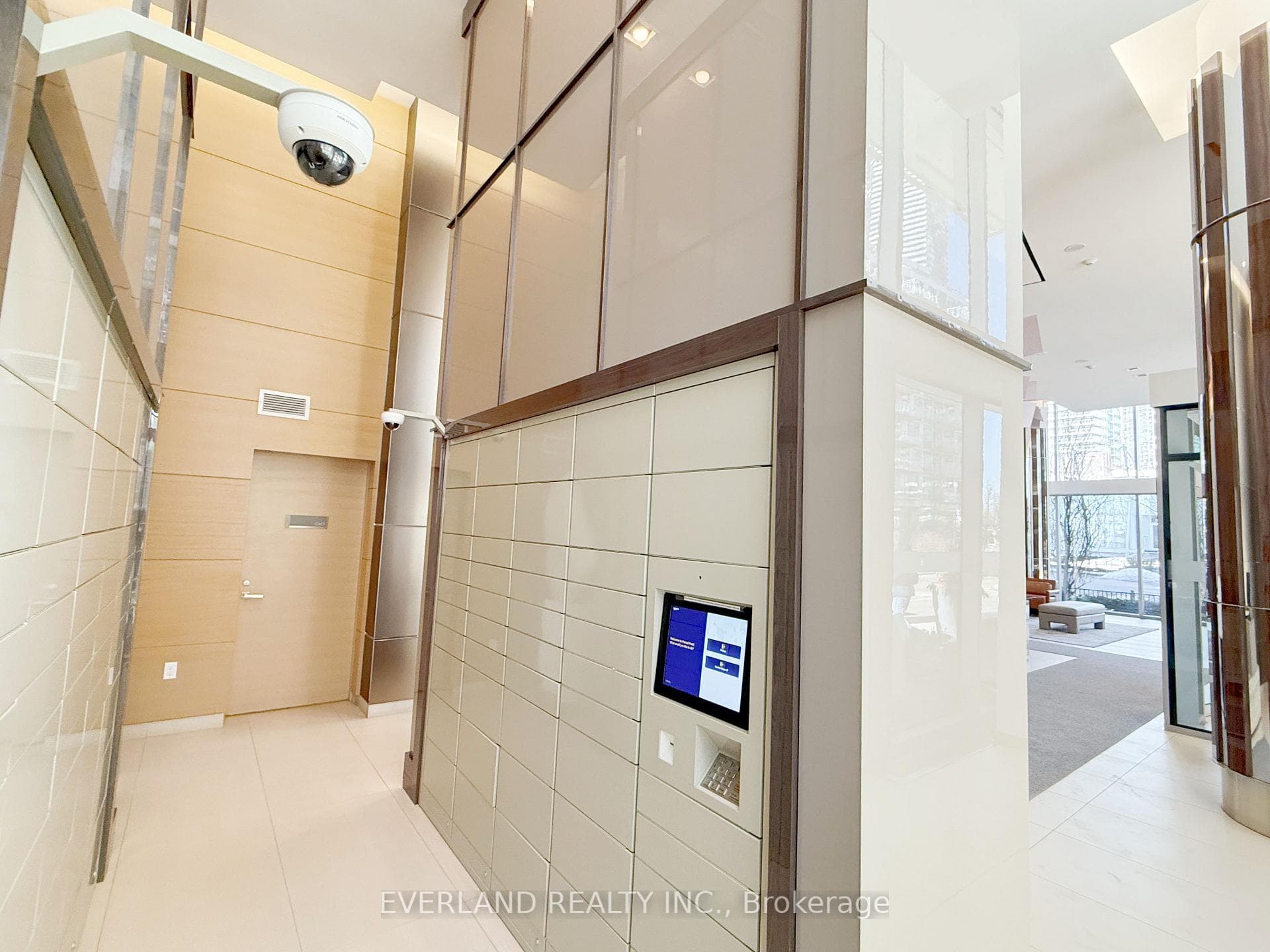 39 Queens Quay Unit 840 photo 15