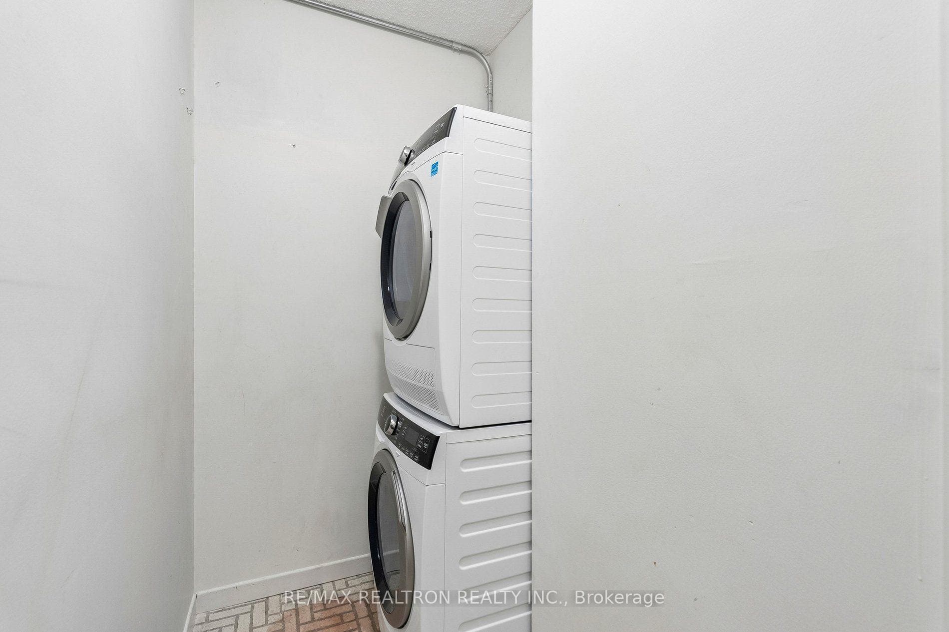 1111 Steeles Avenue Unit 307 photo 35
