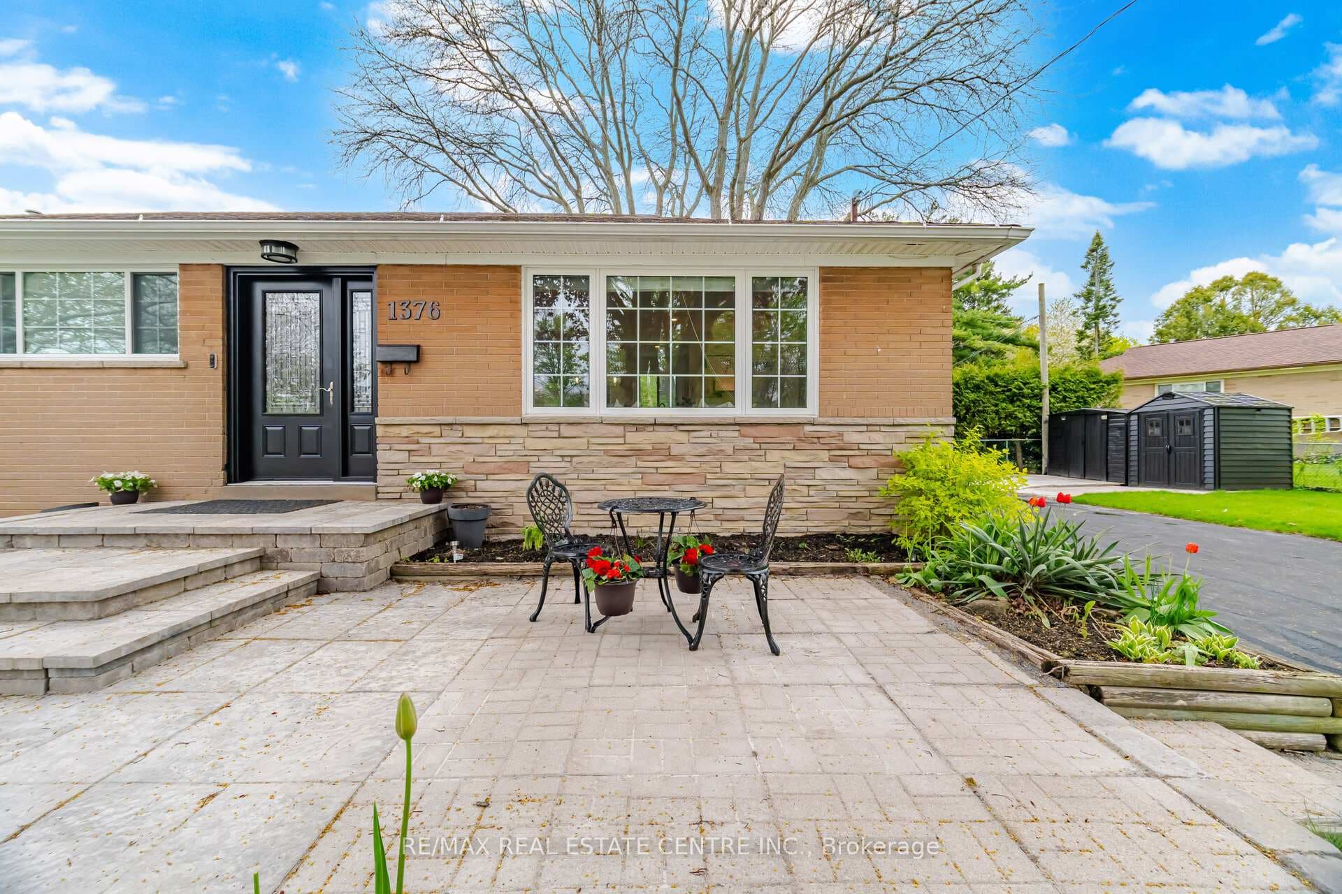 1376 Royal Drive photo 2