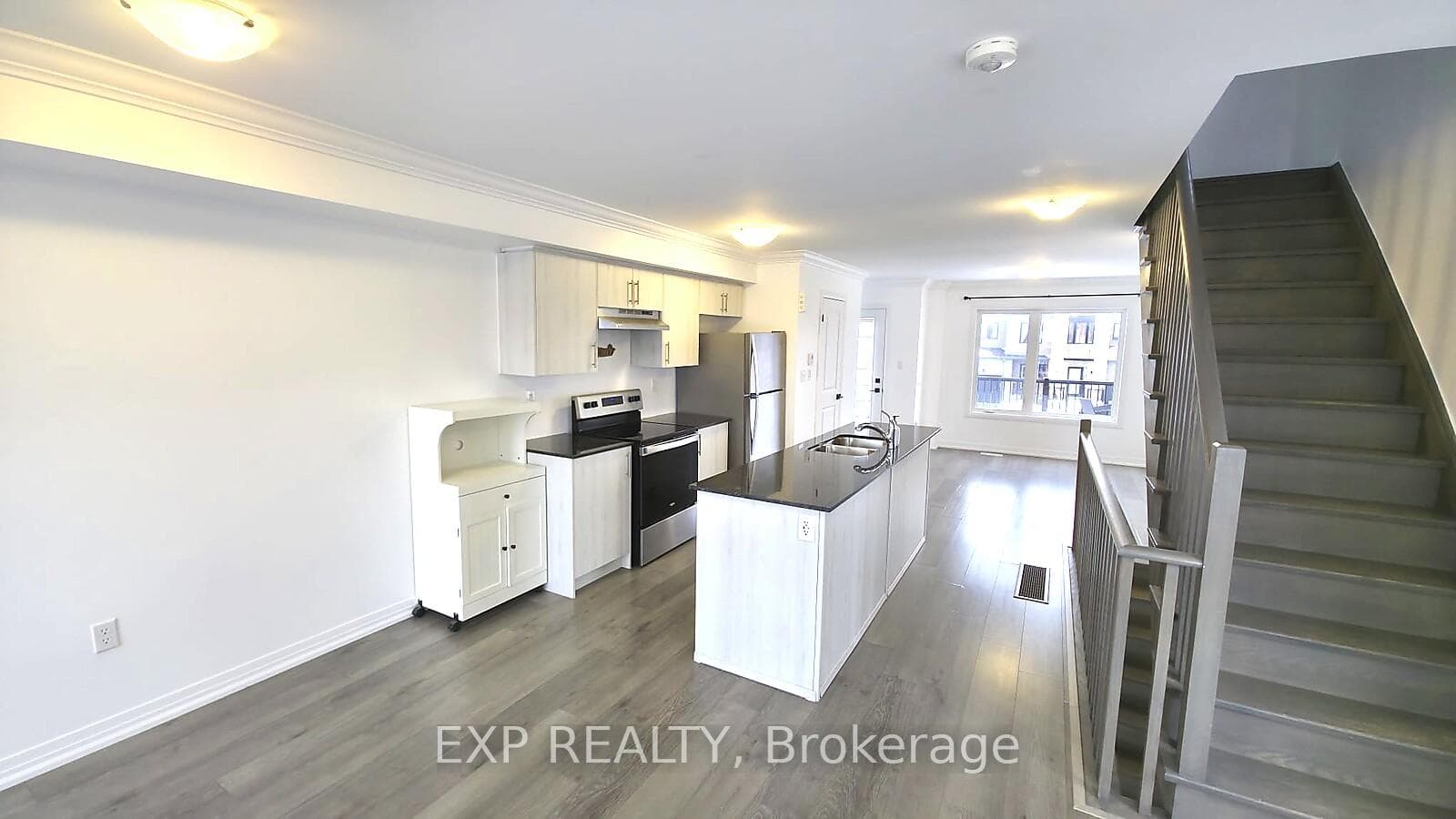 111 Fairlane Avenue photo 5