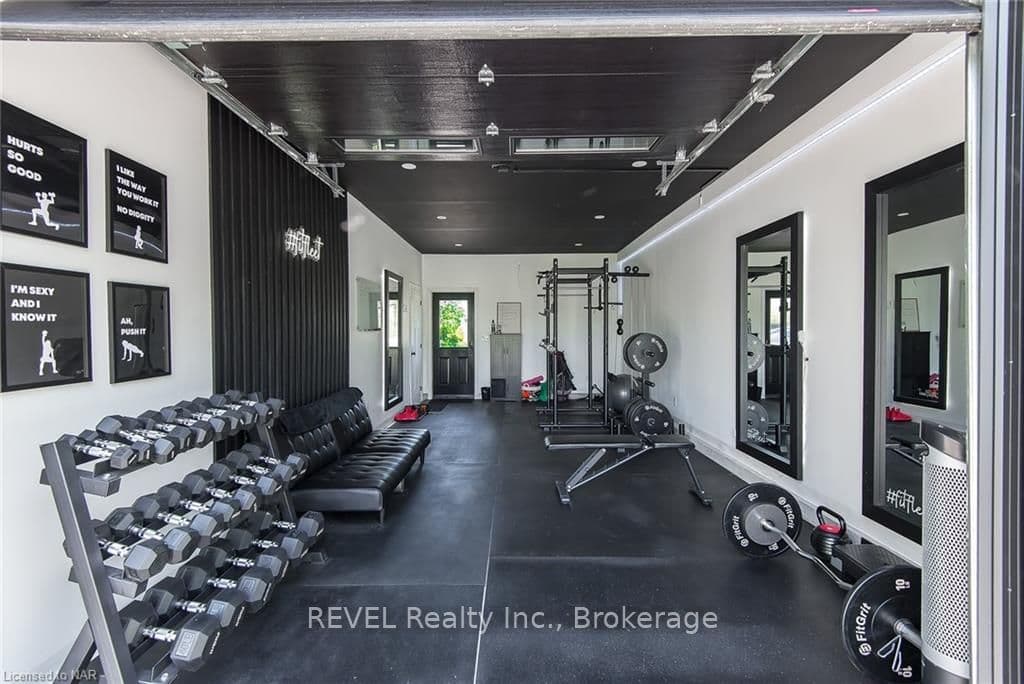 Amazing gym in the garage!