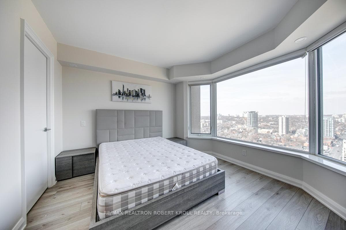 155 Yorkville Avenue Unit 2818 photo 32