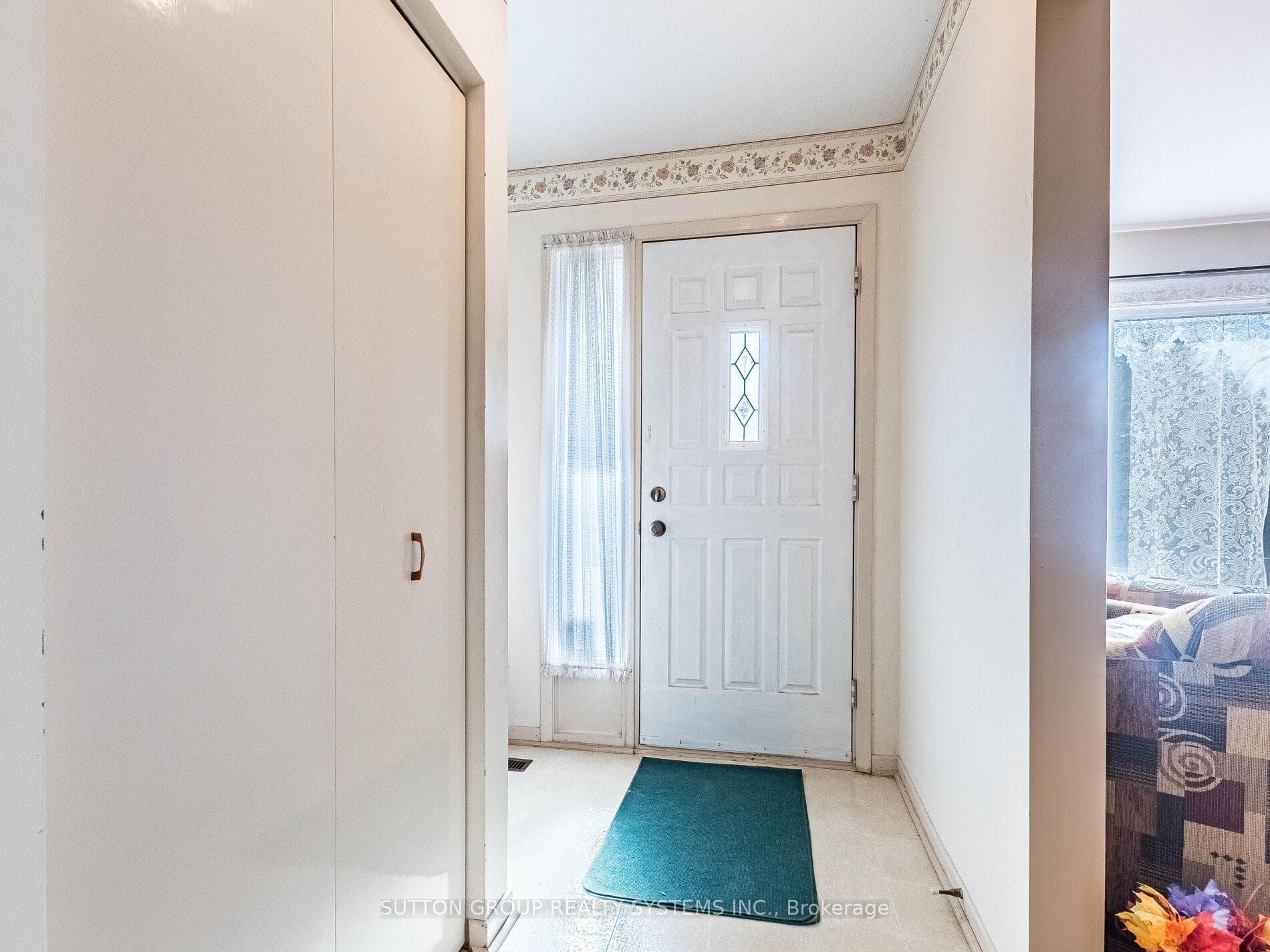 8 Dearbourne Boulevard photo 10