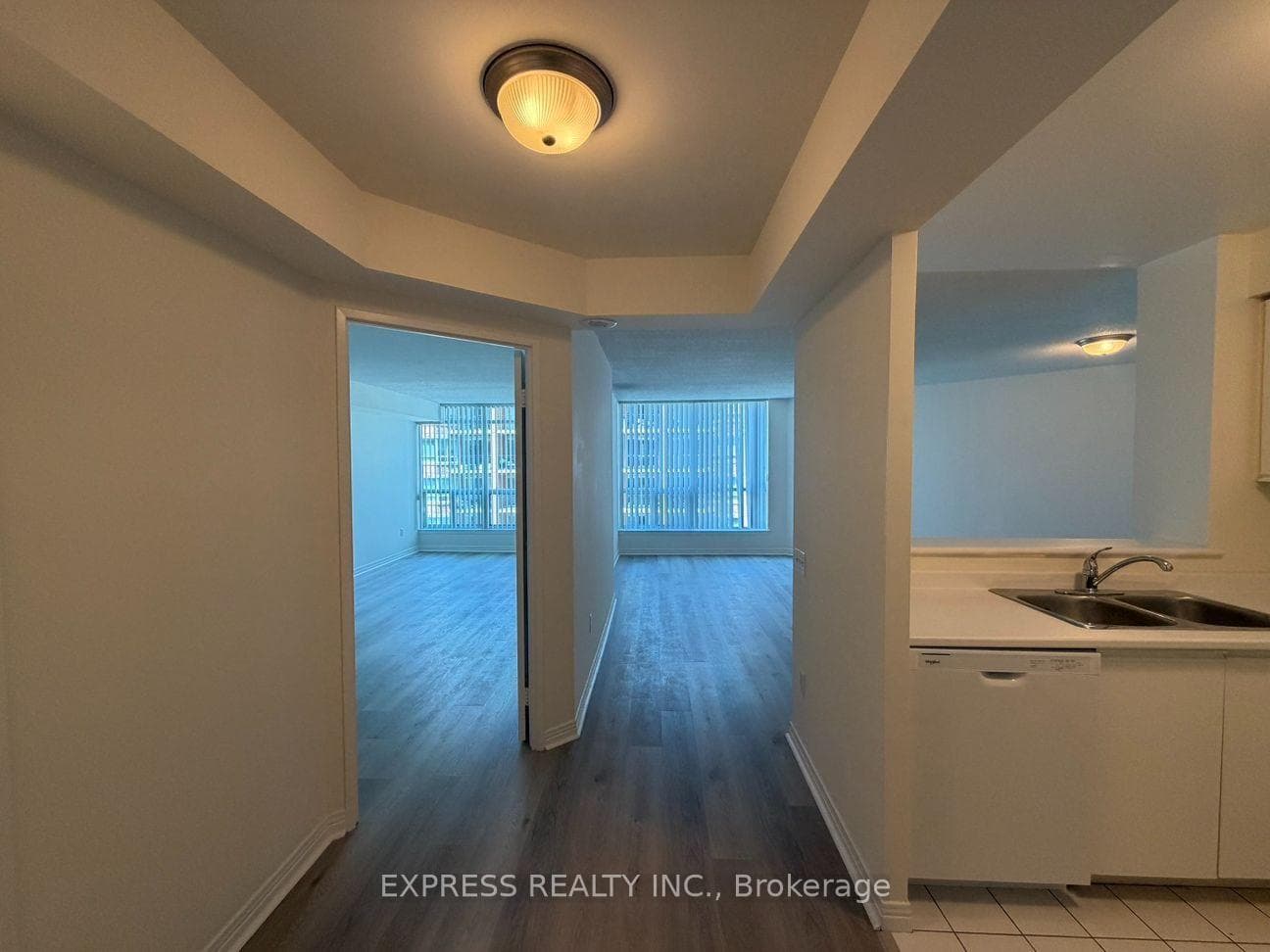 942 Yonge Street Unit 514 photo 1