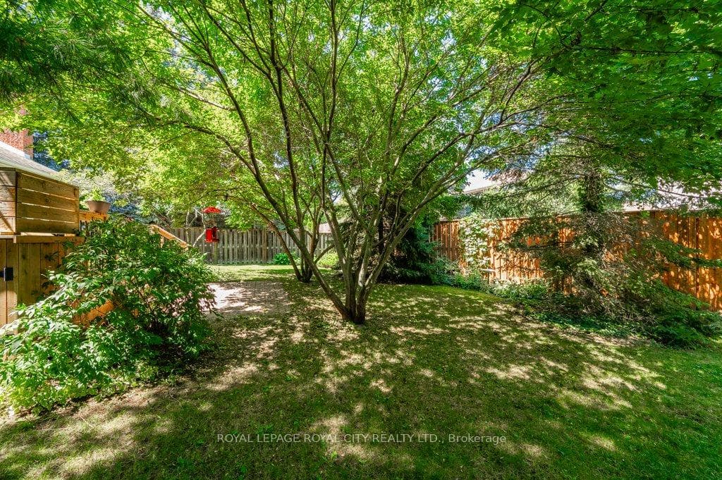 16 Lyle Place photo 38